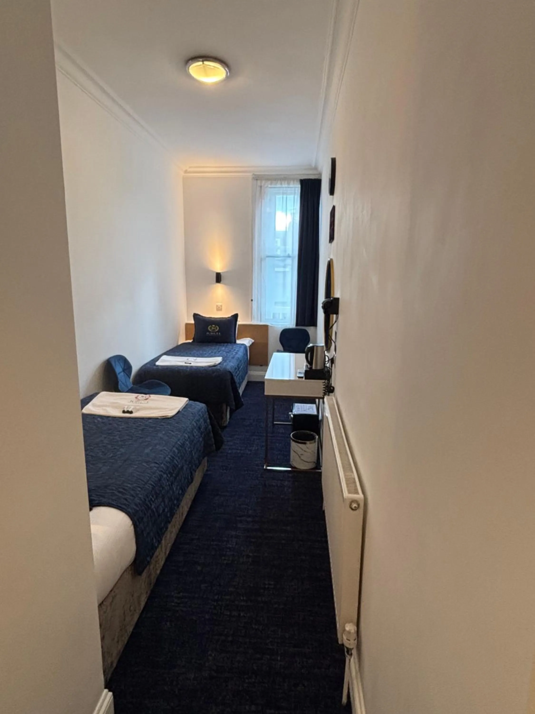 Bed in Jubilee Hotel Victoria