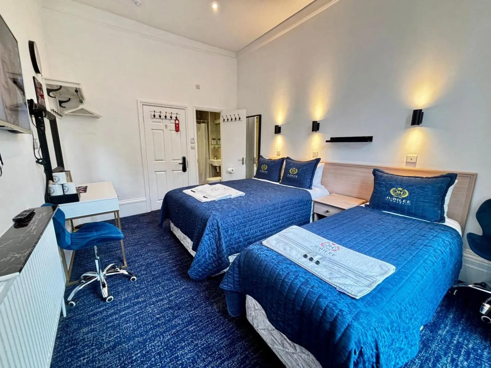 Bed in Jubilee Hotel Victoria