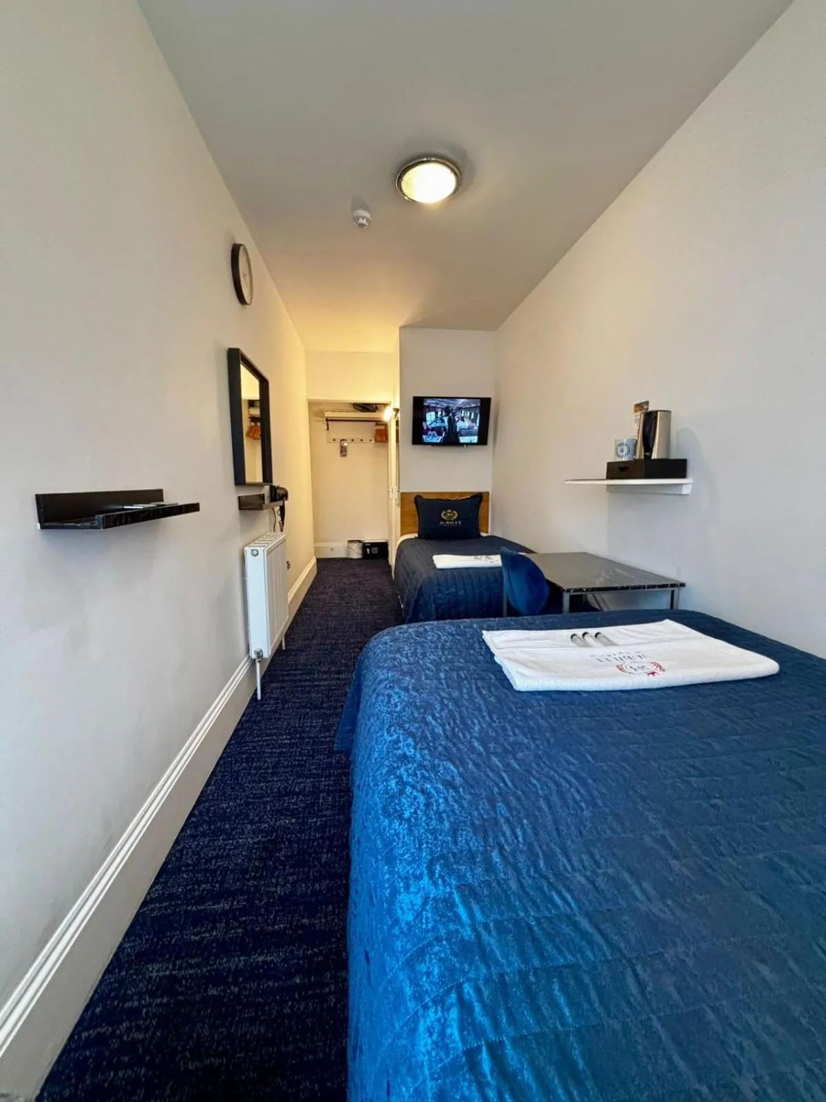 Bed in Jubilee Hotel Victoria