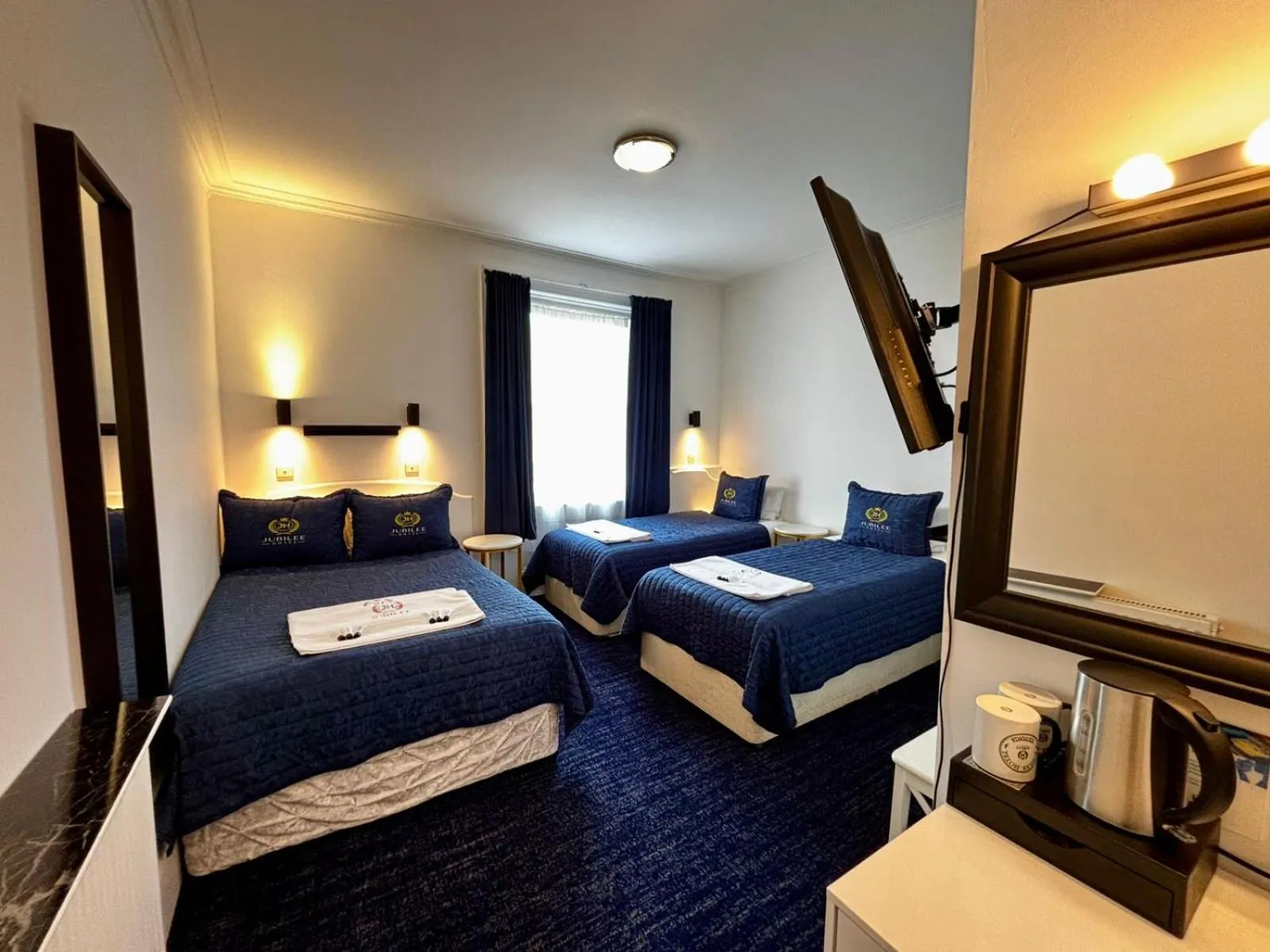 Bed in Jubilee Hotel Victoria