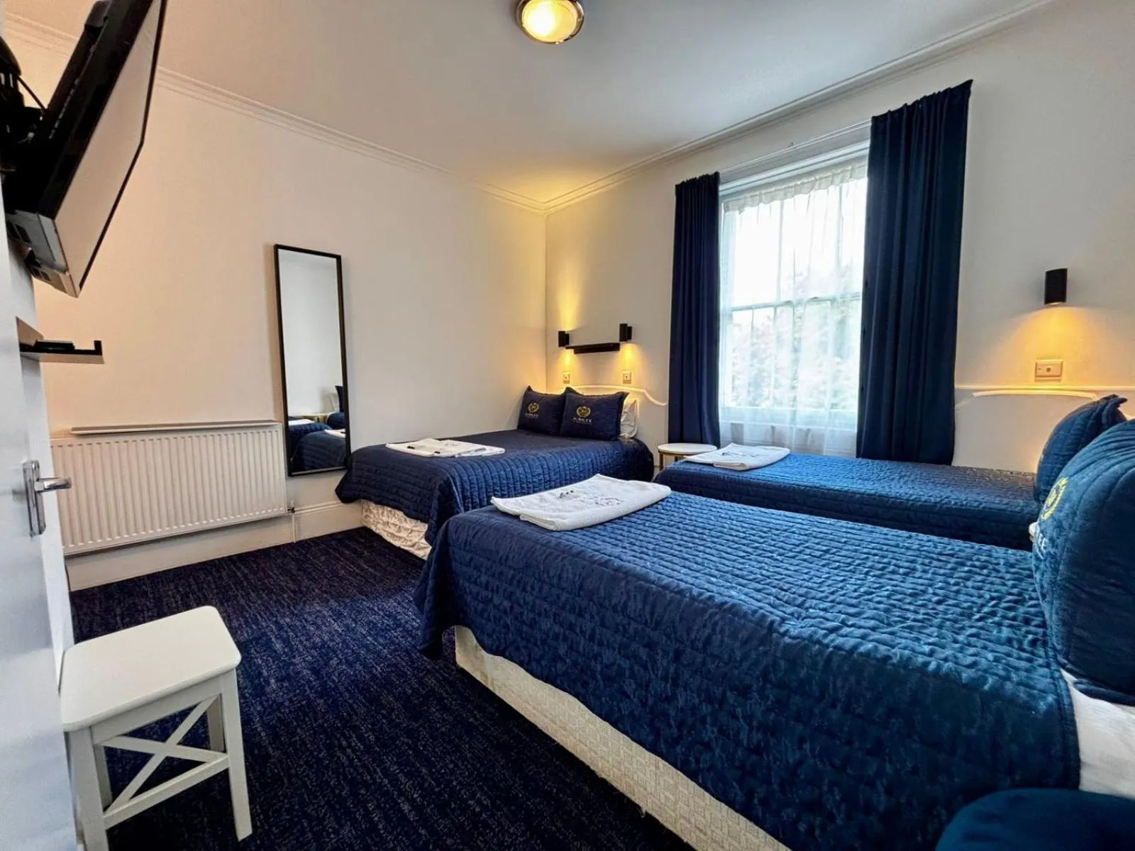 Bed in Jubilee Hotel Victoria