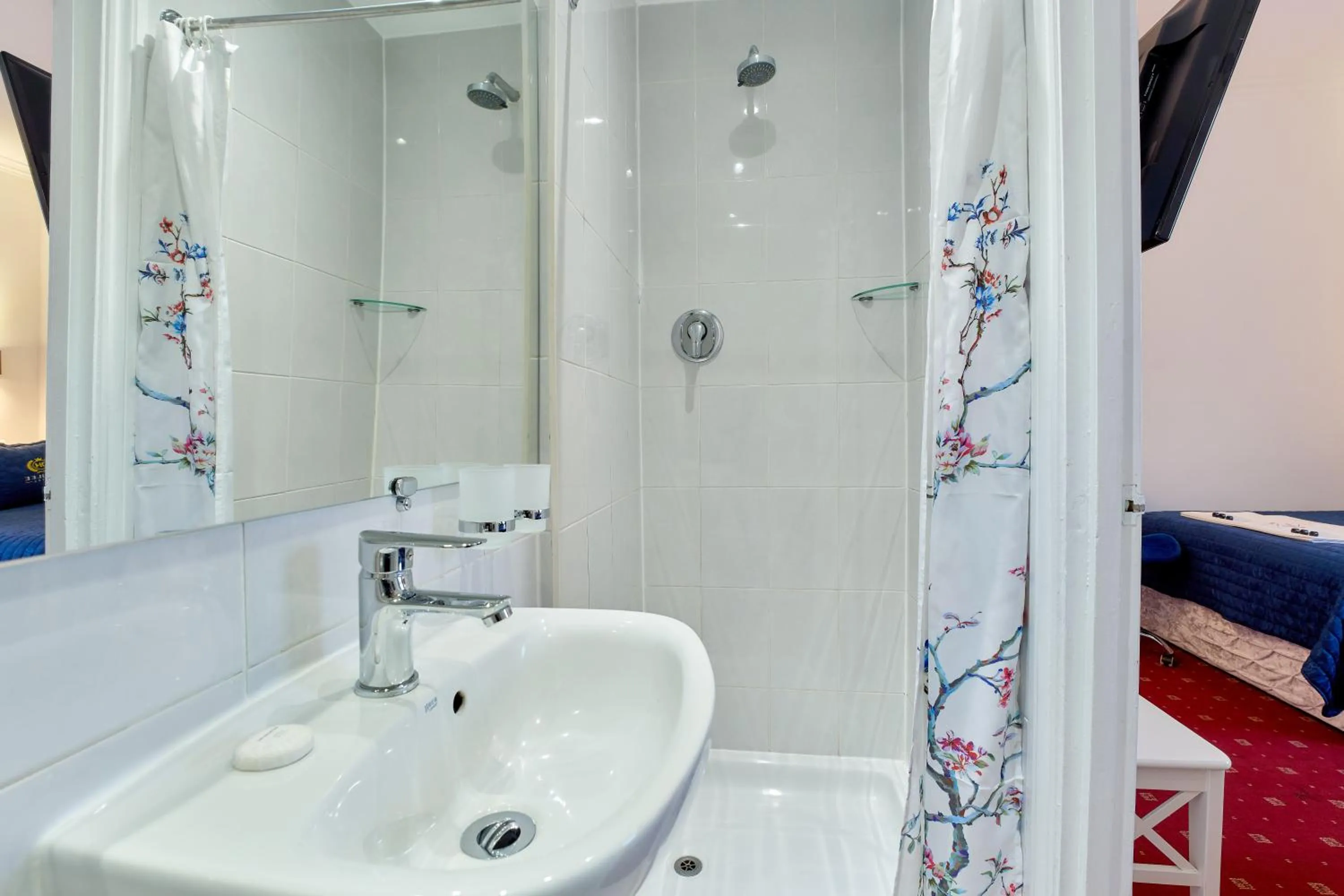 Bed in Jubilee Hotel Victoria