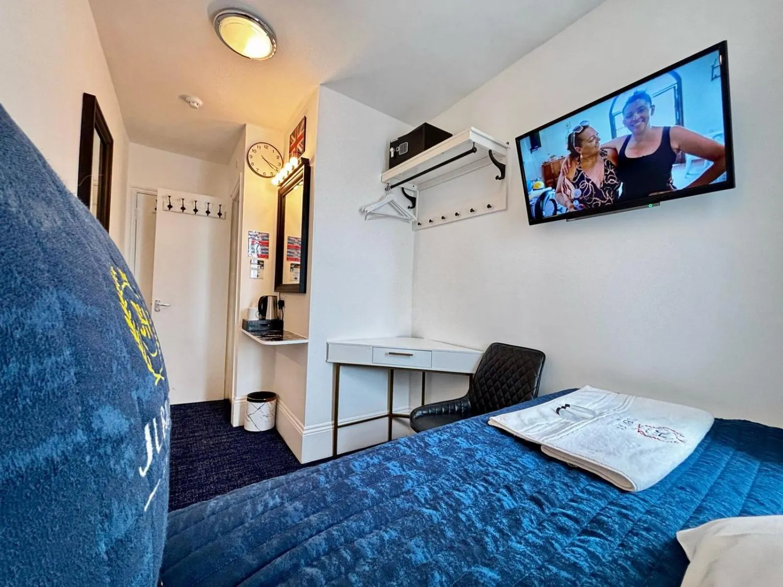 Bed in Jubilee Hotel Victoria