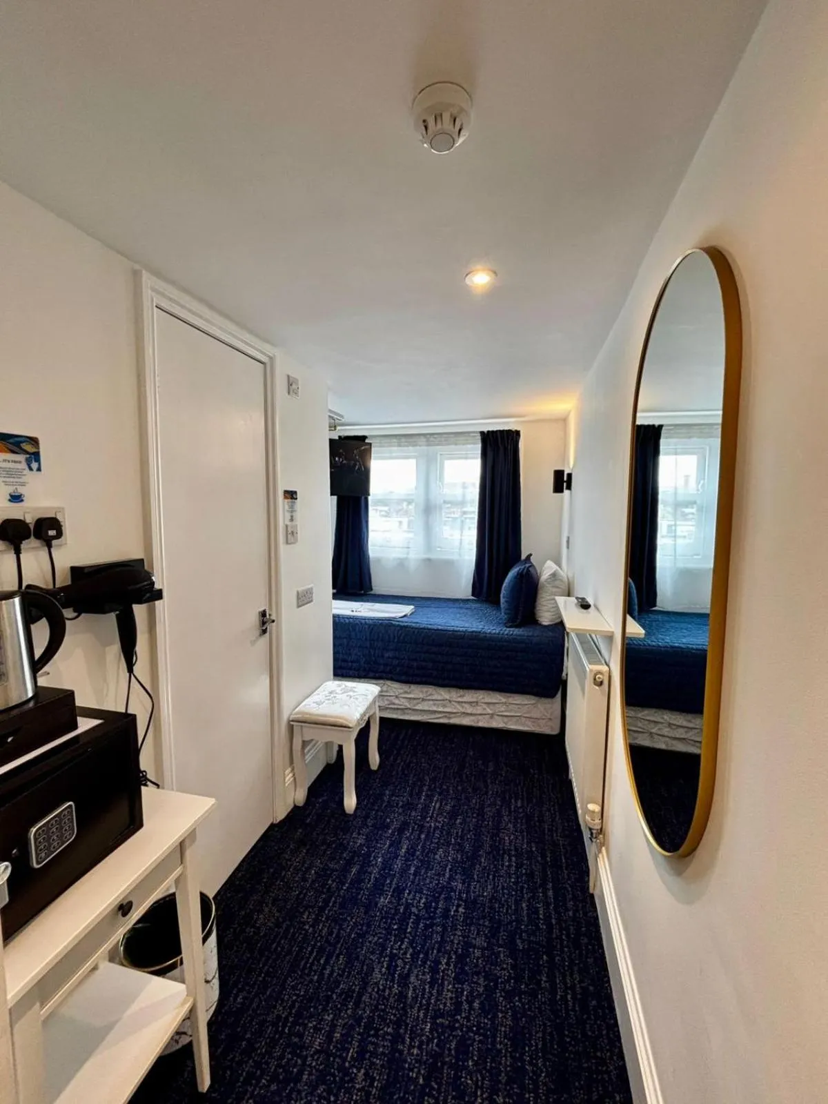 Bed in Jubilee Hotel Victoria