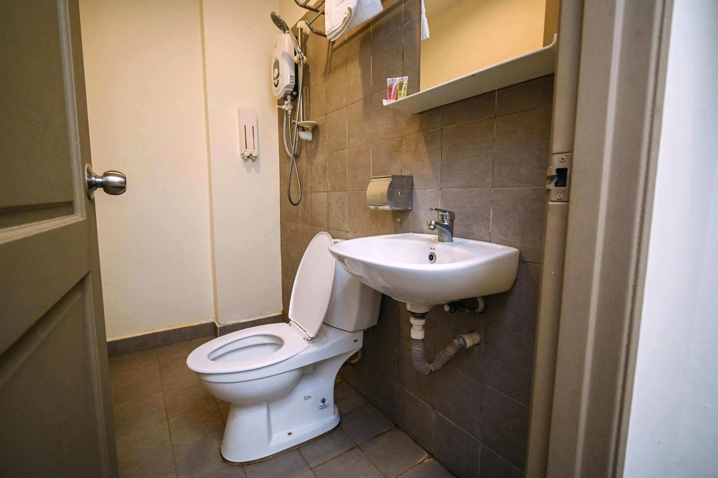 Toilet in Swing & Pillows - Z Hotel Cyberjaya