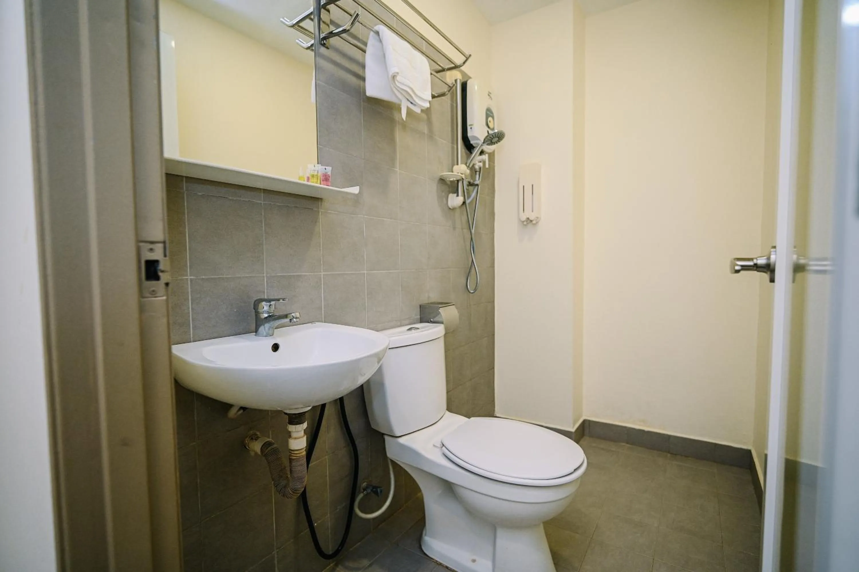 Shower in Swing & Pillows - Z Hotel Cyberjaya