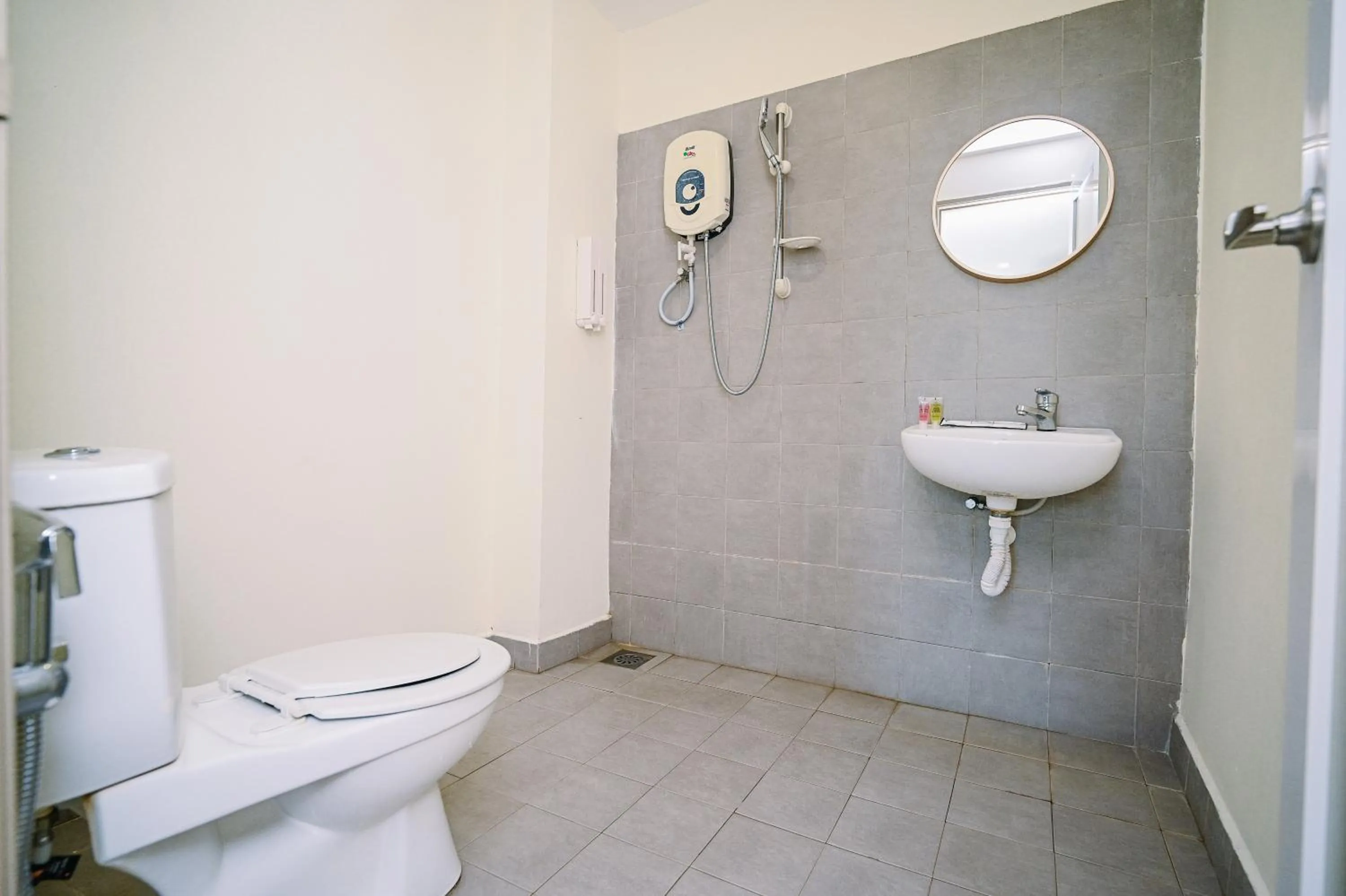 Shower in Swing & Pillows - Z Hotel Cyberjaya