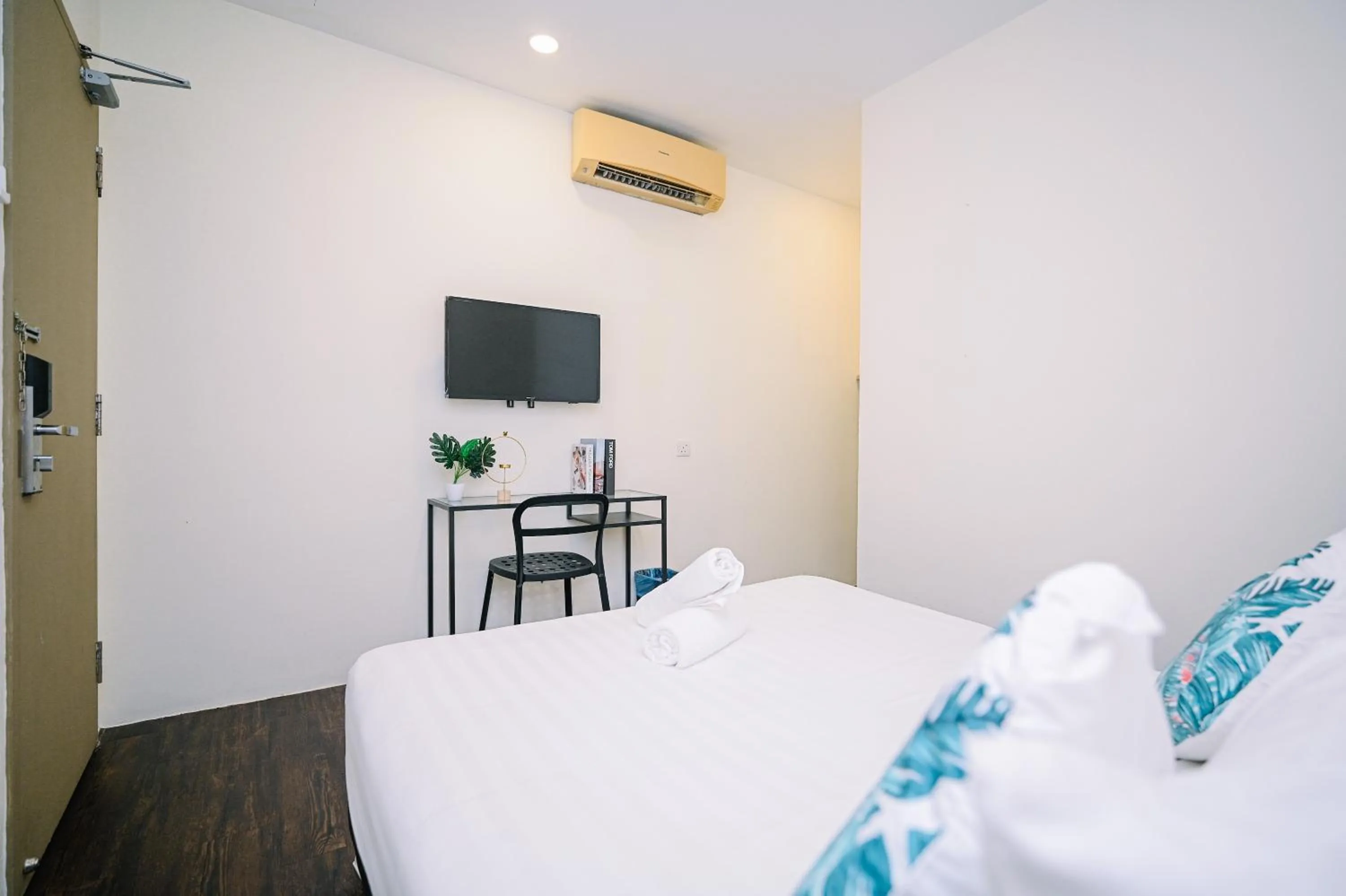 Bed in Swing & Pillows - Z Hotel Cyberjaya