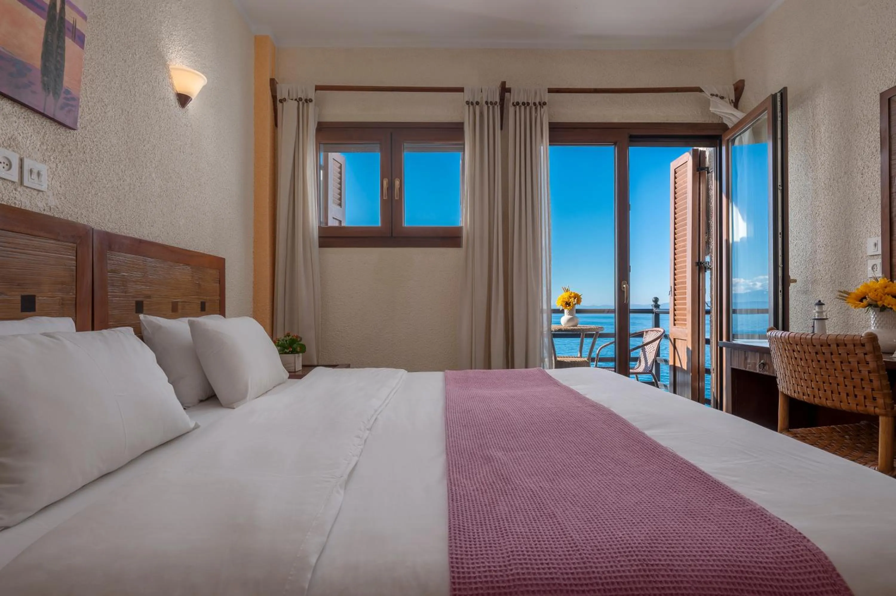 Bed in Agnanti Hotel Apartments