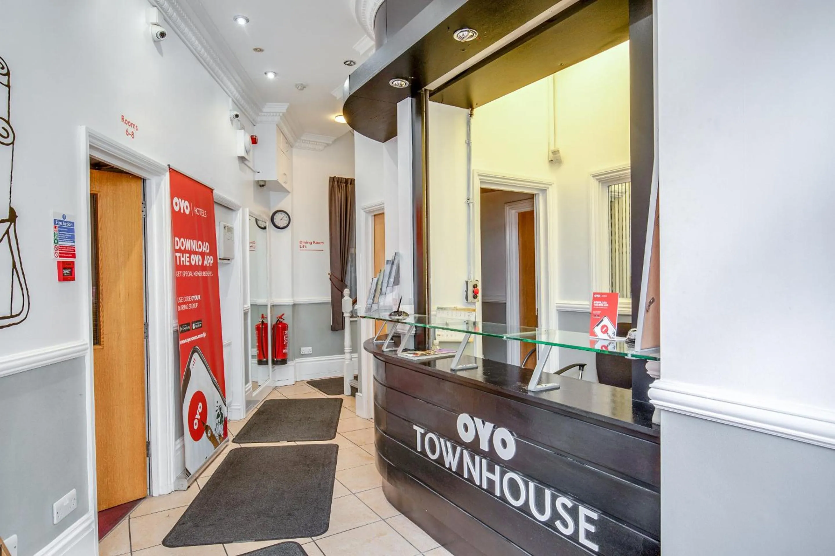 Lobby or reception in OYO Townhouse New England, London Victoria