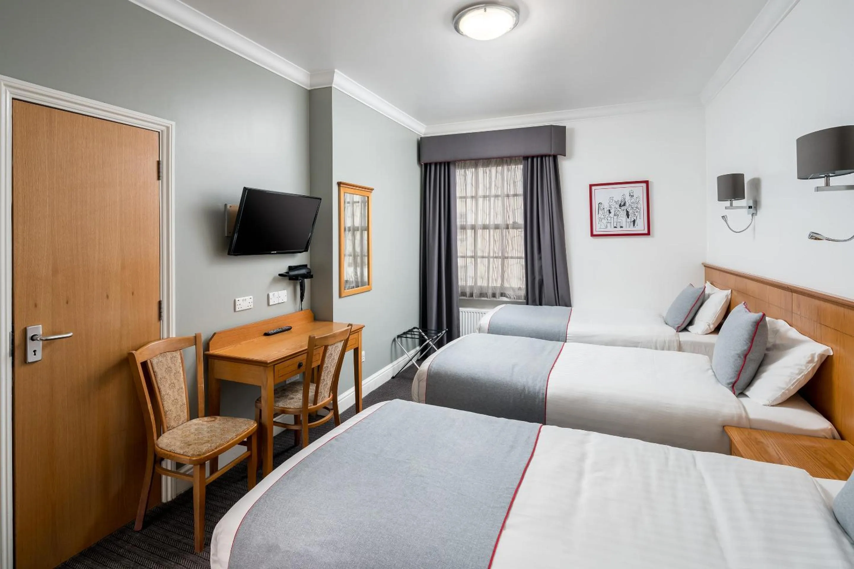 Bedroom, Bed in OYO Townhouse New England, London Victoria