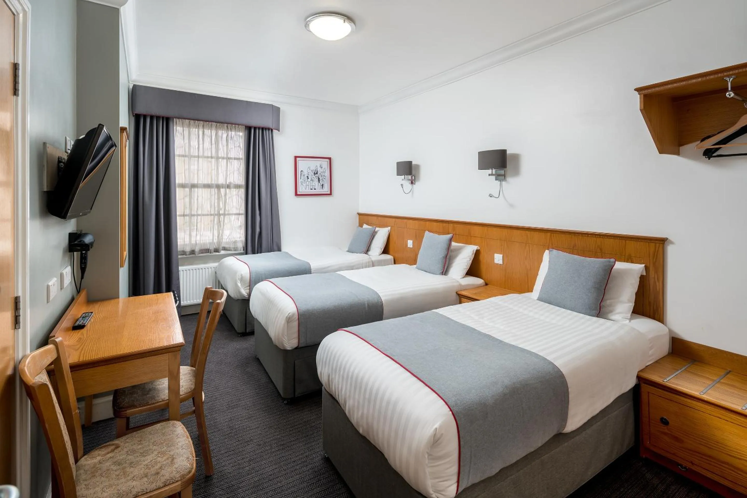 Bedroom, Bed in OYO Townhouse New England, London Victoria