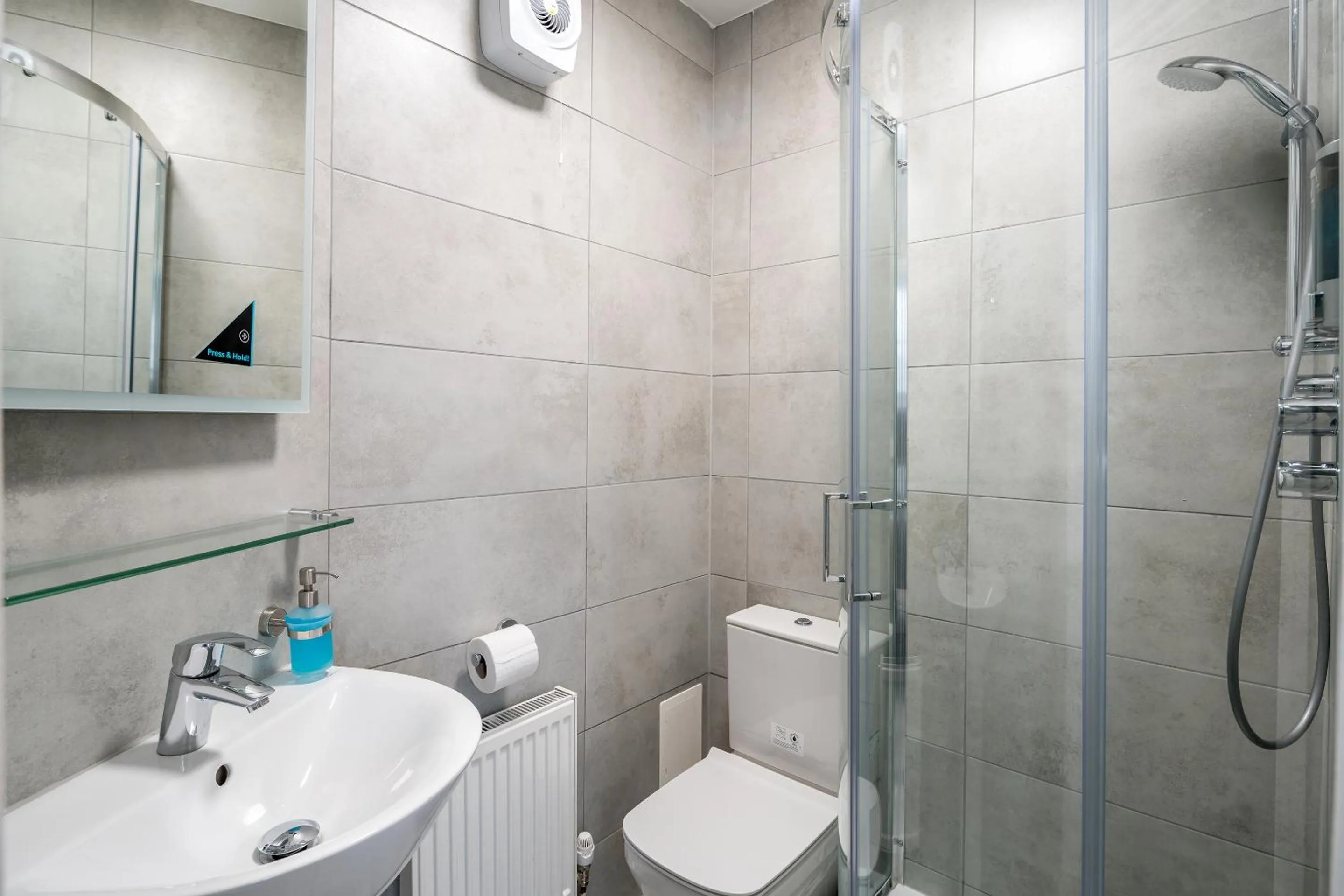 Bedroom in OYO Townhouse New England, London Victoria