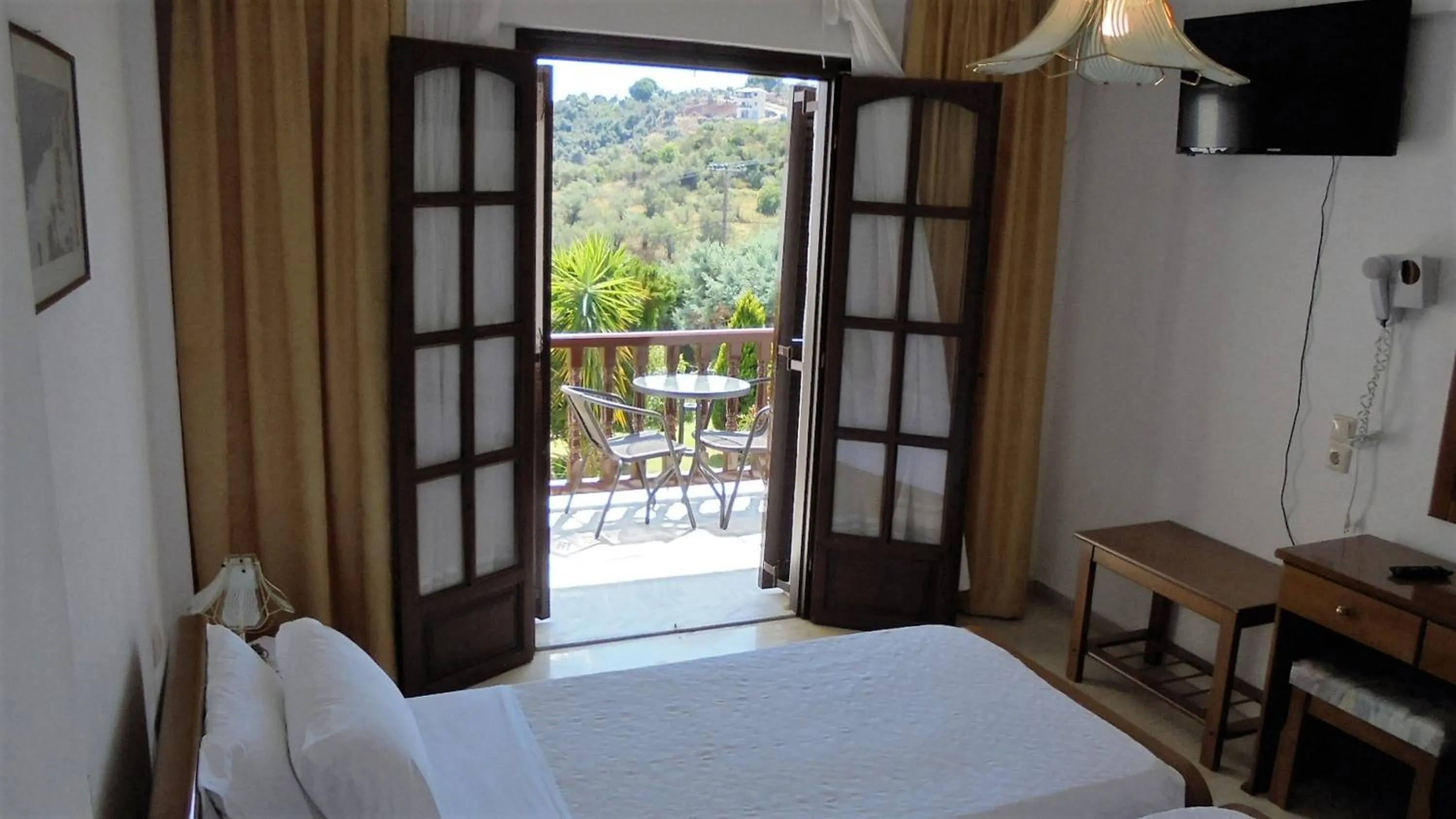 Bedroom, Bed in Hotel Paradise