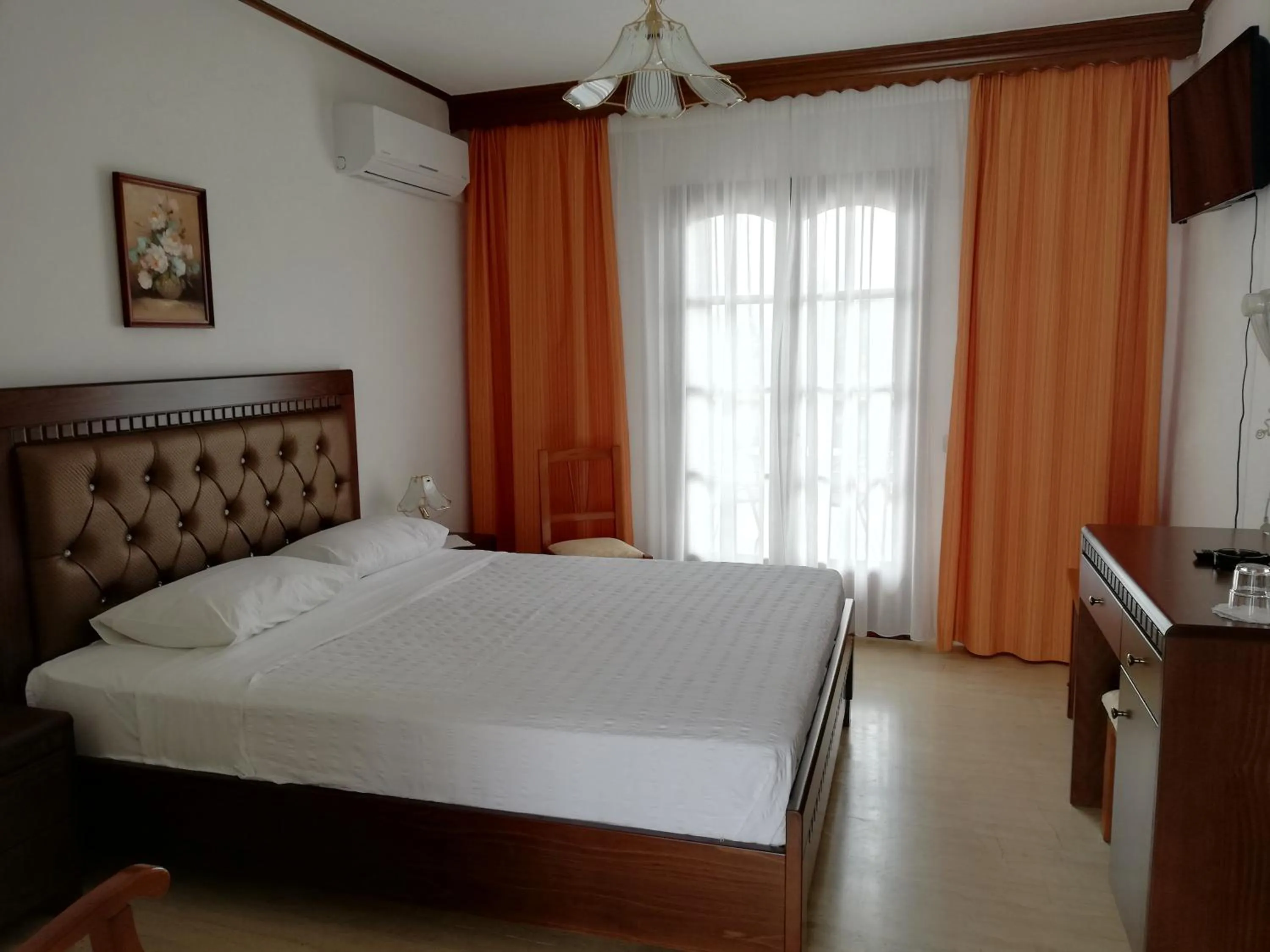 Bed in Hotel Paradise