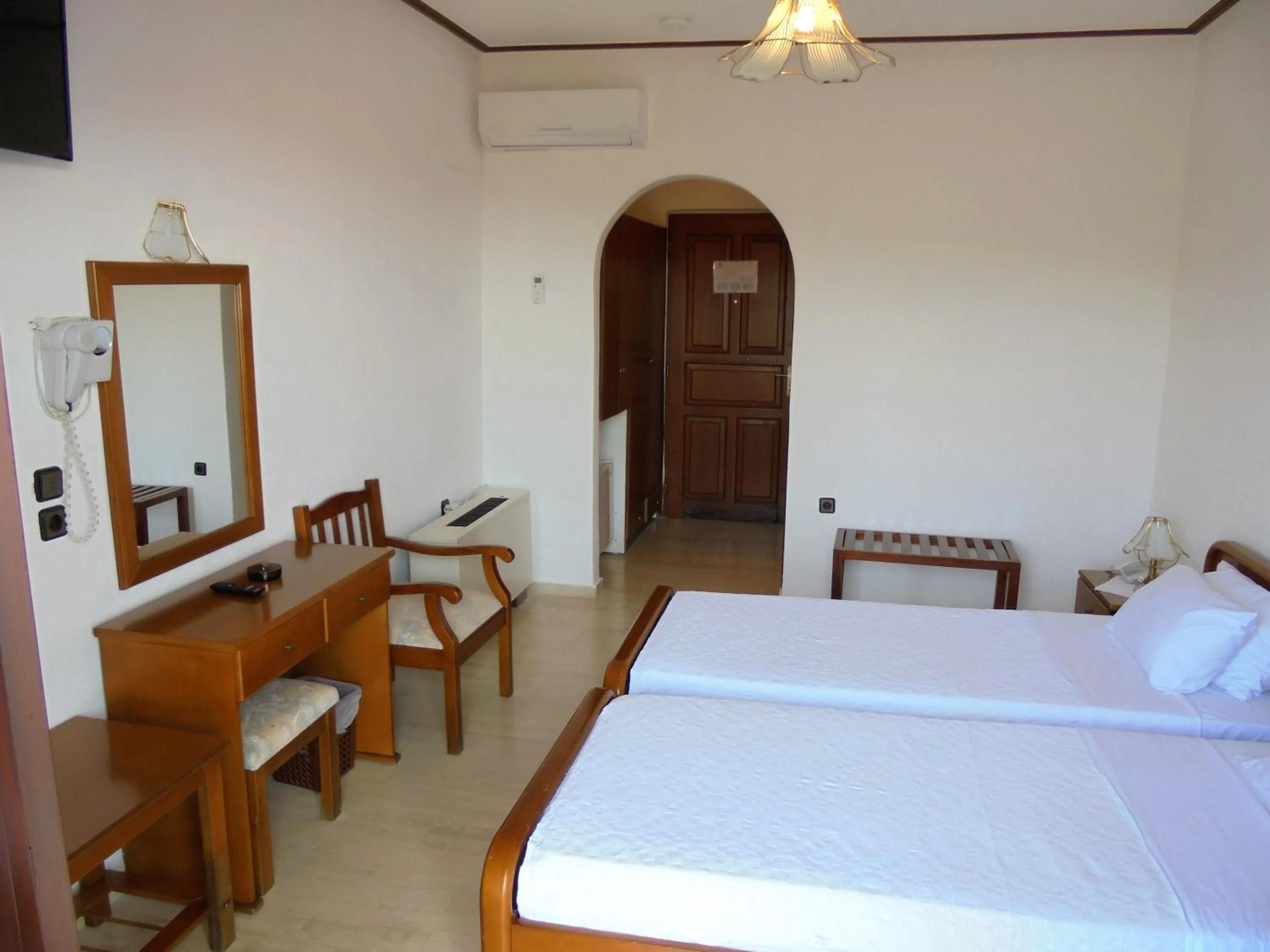 Bedroom, Bed in Hotel Paradise