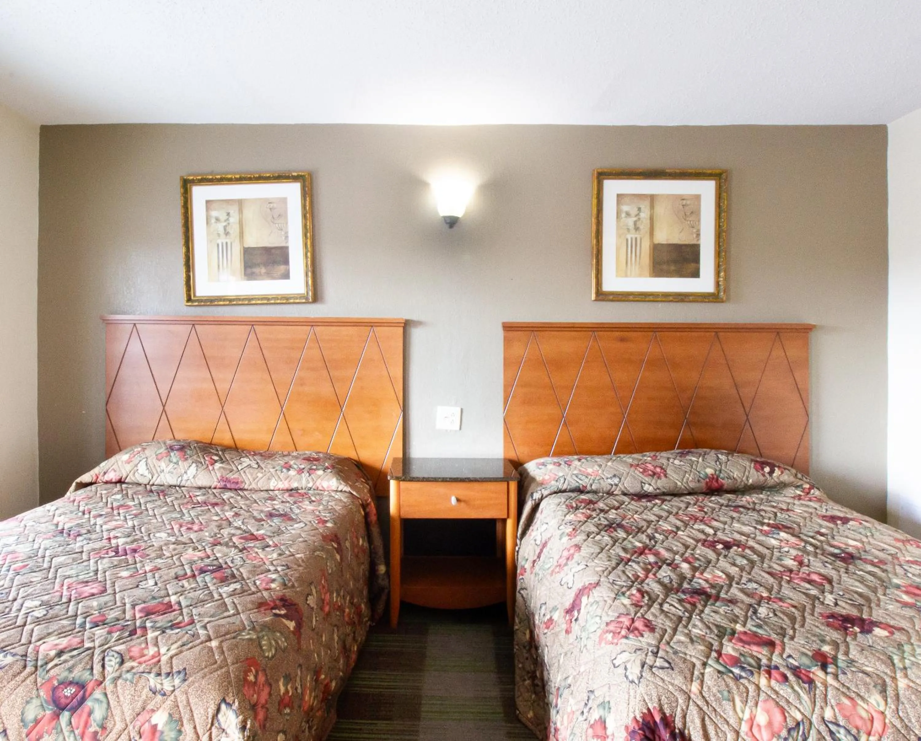 View (from property/room) in Whitehouse Motel Richmond South