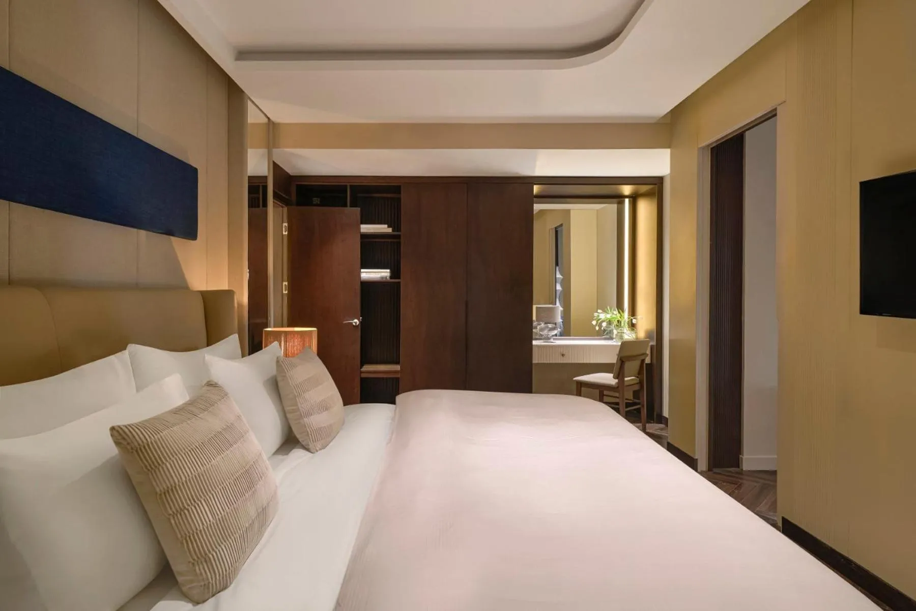 Bed in Signature by M Village Thợ Nhuộm