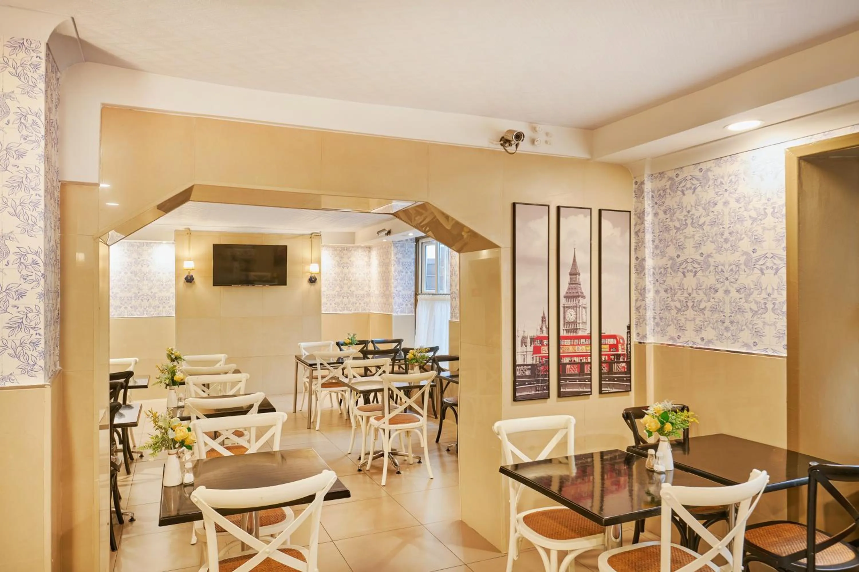 Huttons Hotel, Victoria London