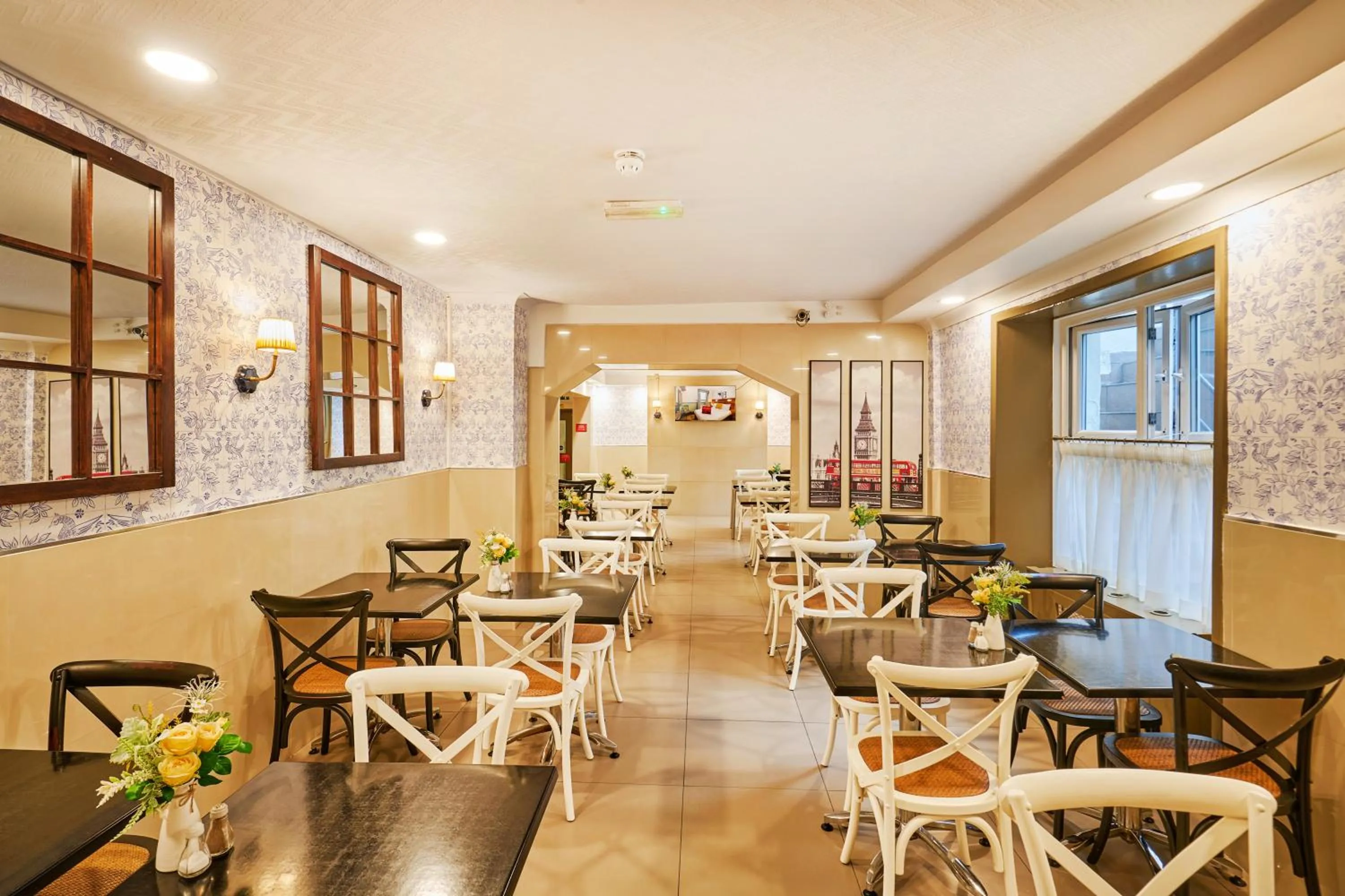 Breakfast in Huttons Hotel, Victoria London