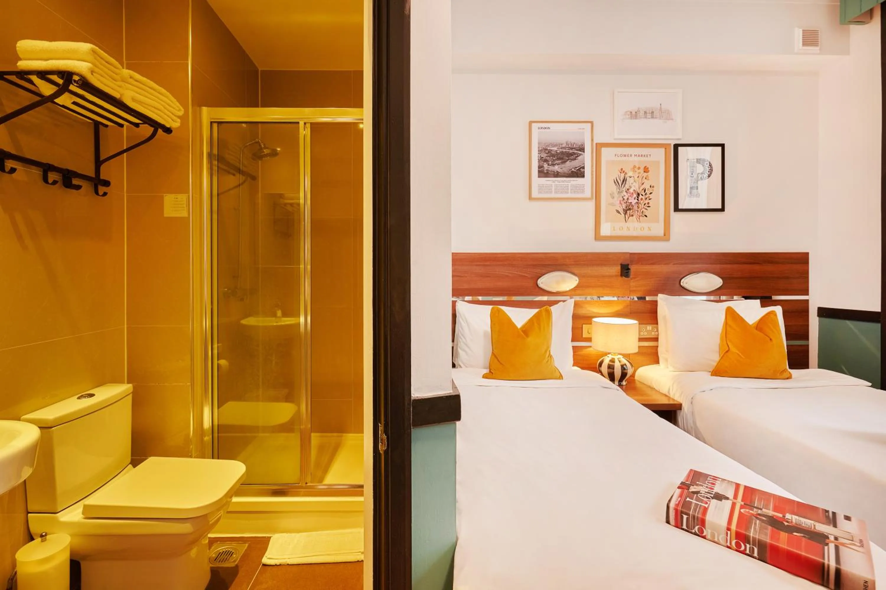 Shower, Bed in Huttons Hotel, Victoria London