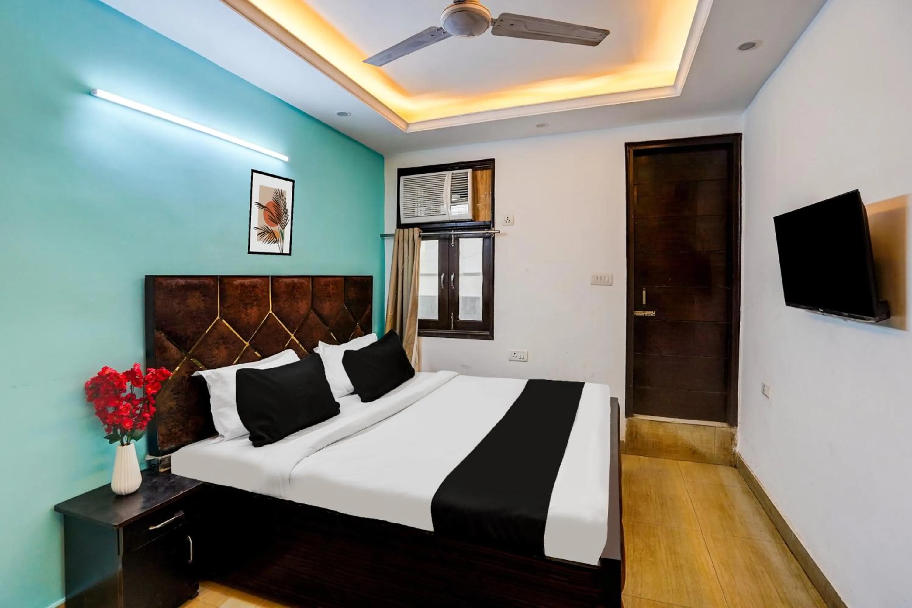 Bedroom, Bed in Hotel O Silver Key KD plaza Near Saket Metro station