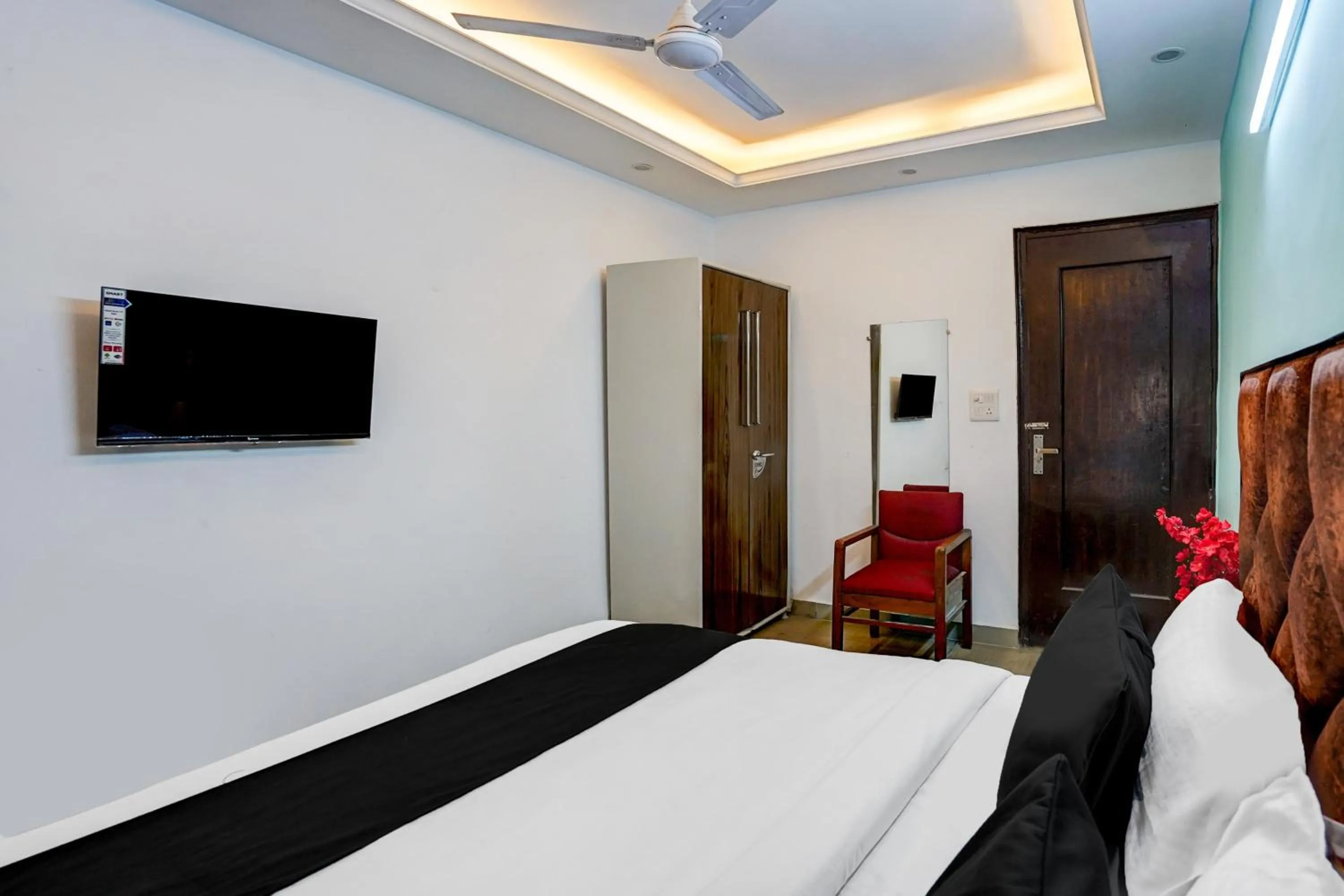 Bedroom, Bed in Hotel O Silver Key KD plaza Near Saket Metro station