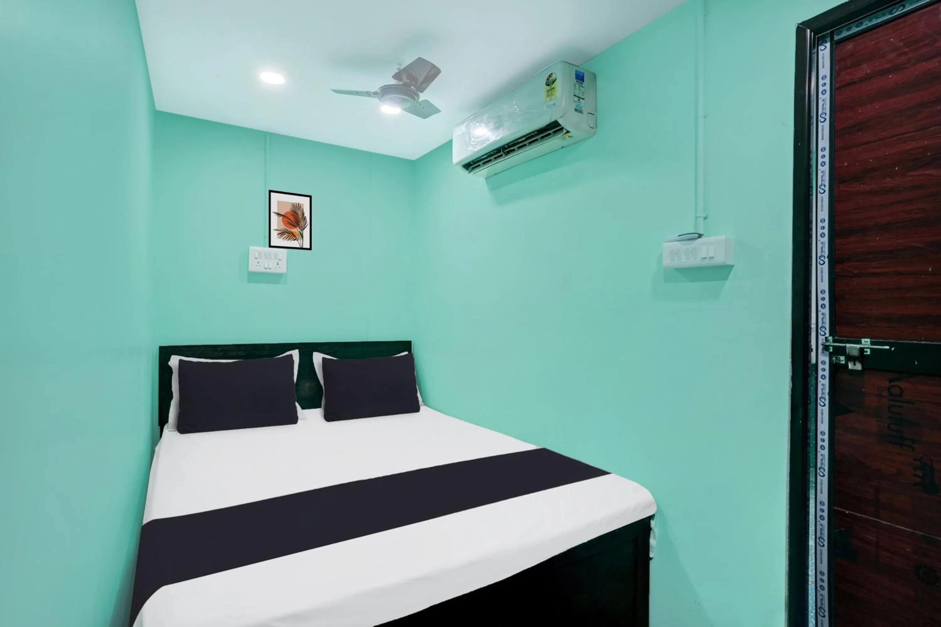 Bedroom, Bed in Super Hotel O Grill Inn