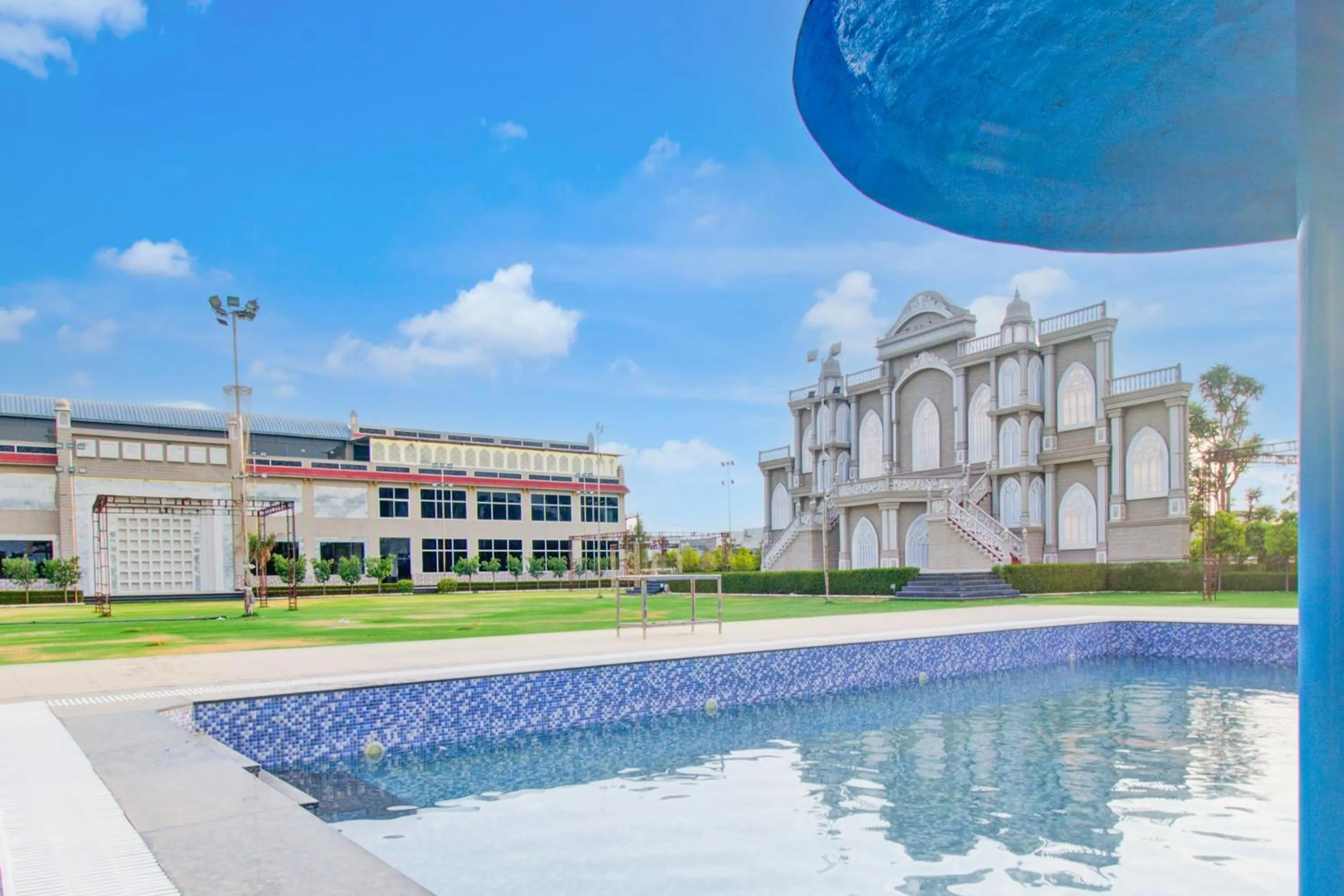 Swimming pool in Hotel O Hatoj