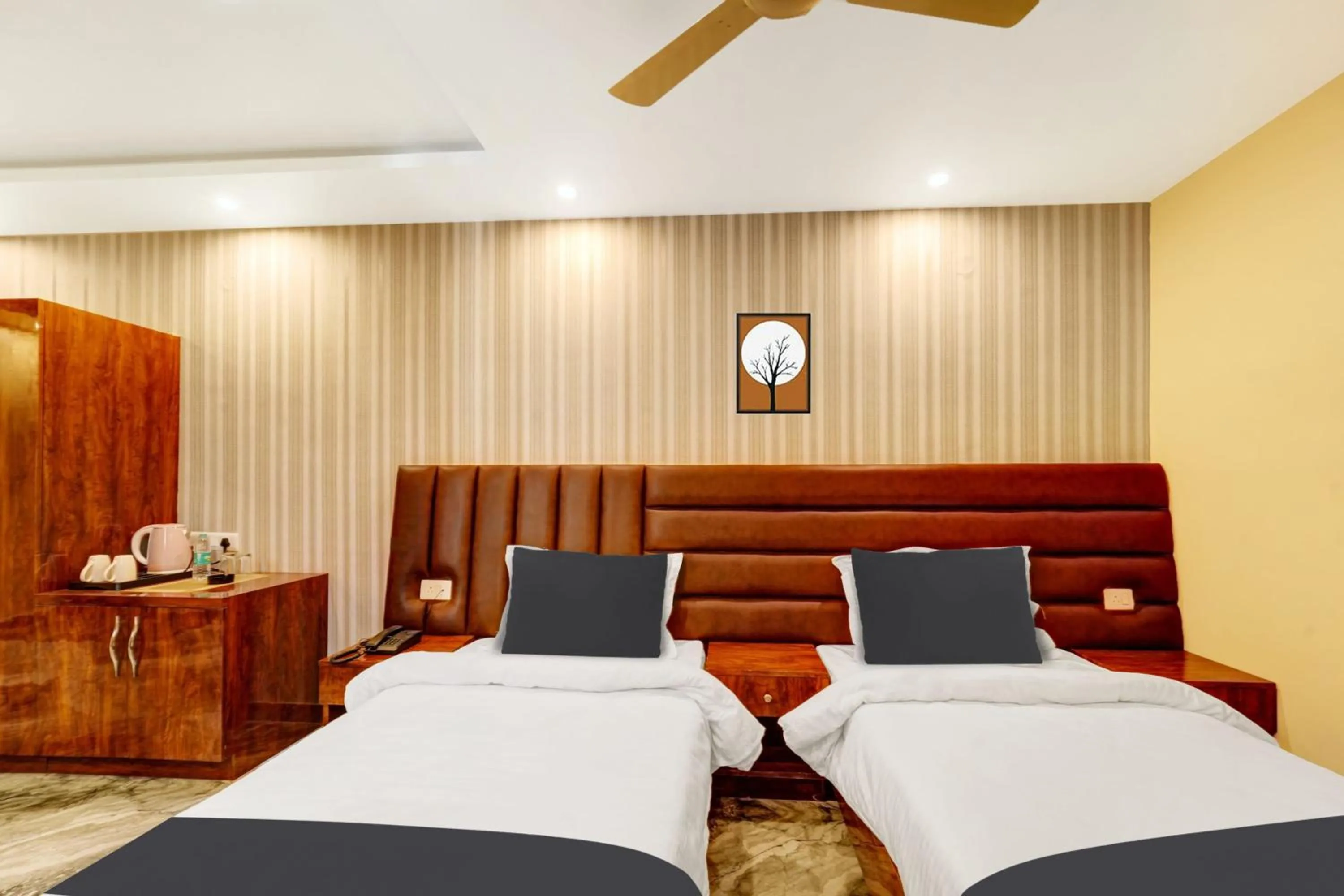 Bedroom, Bed in Super Townhouse OAK The Dev Regency