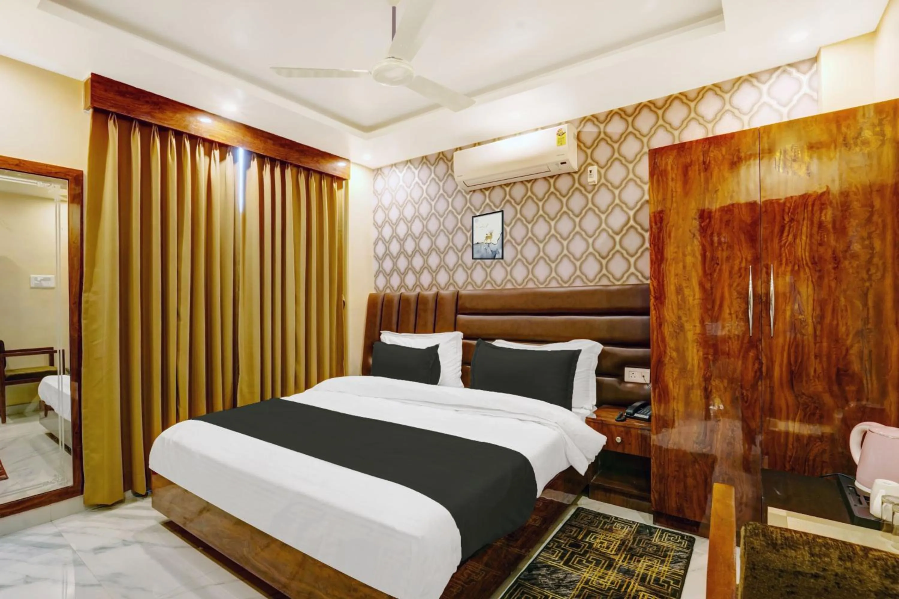 Bedroom, Bed in Super Townhouse OAK The Dev Regency