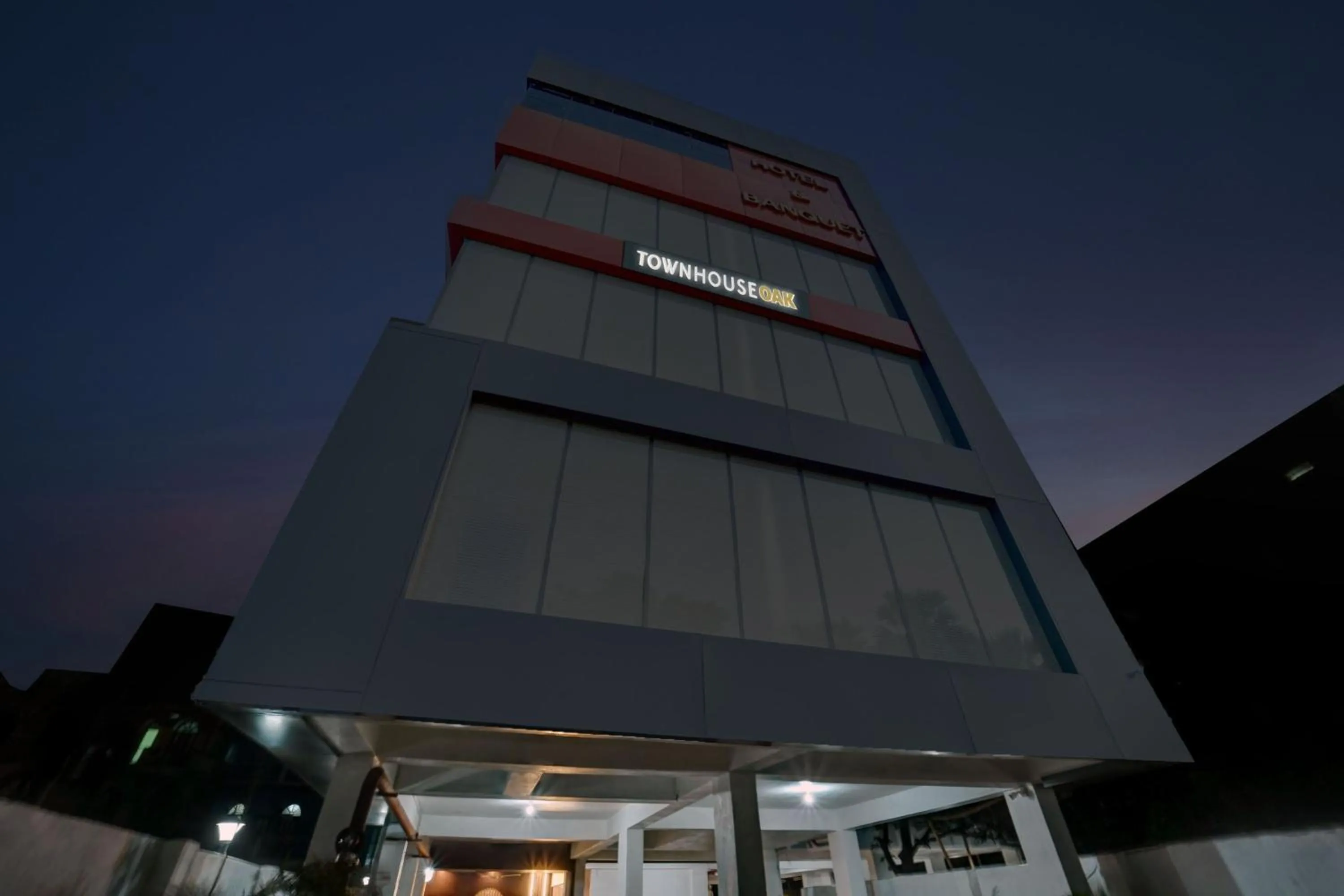 Facade/entrance in Super Townhouse OAK The Dev Regency