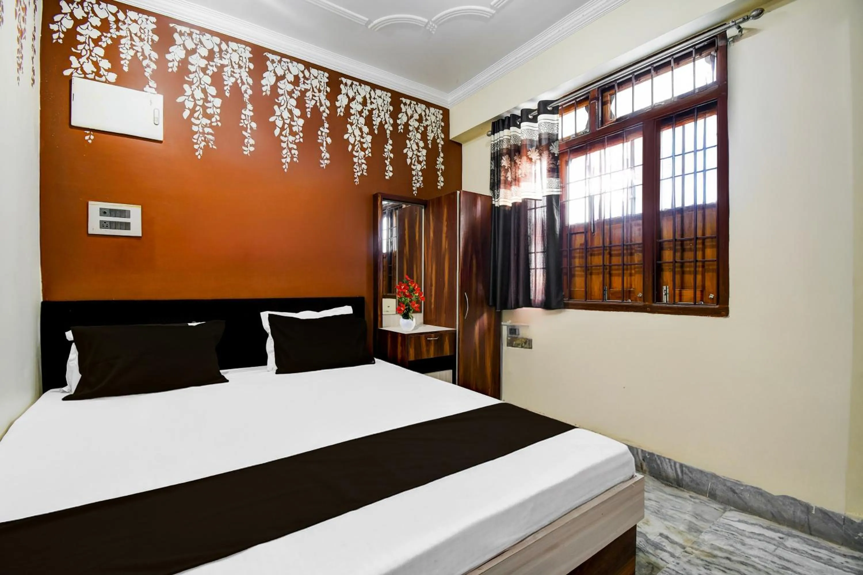 Bedroom, Bed in Super Collection O Transport Nagar Metro Station Patna