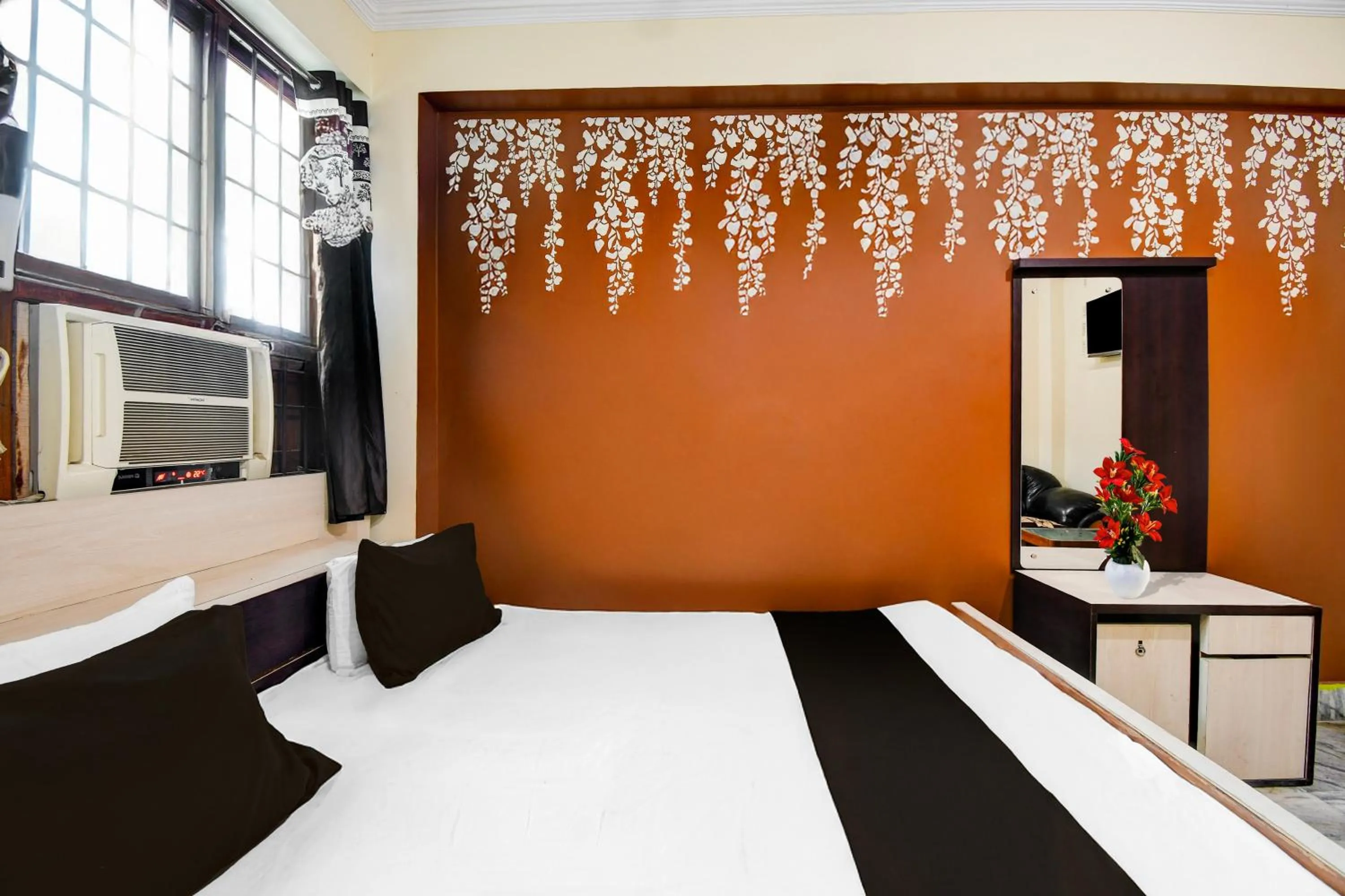 Bedroom, Bed in Super Collection O Transport Nagar Metro Station Patna