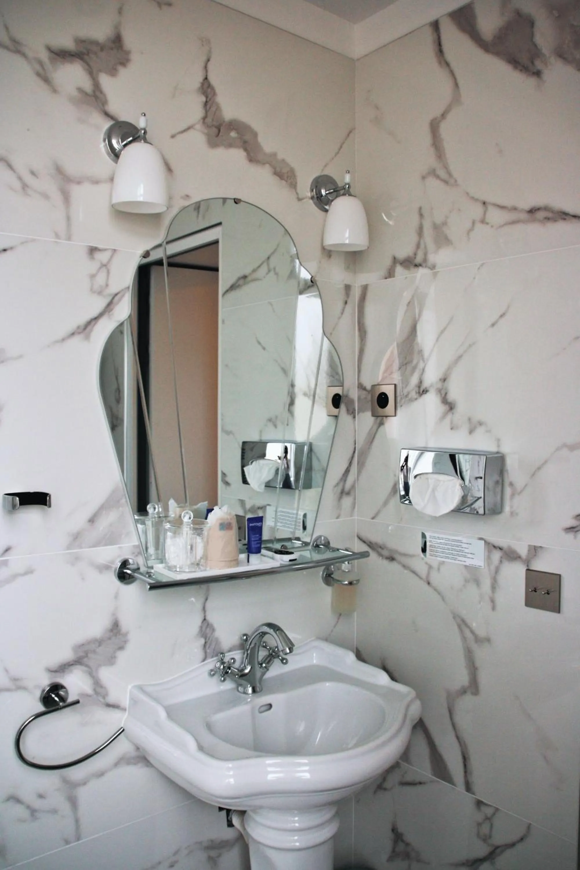 Toilet in Villa Victoria Hôtel et Spa