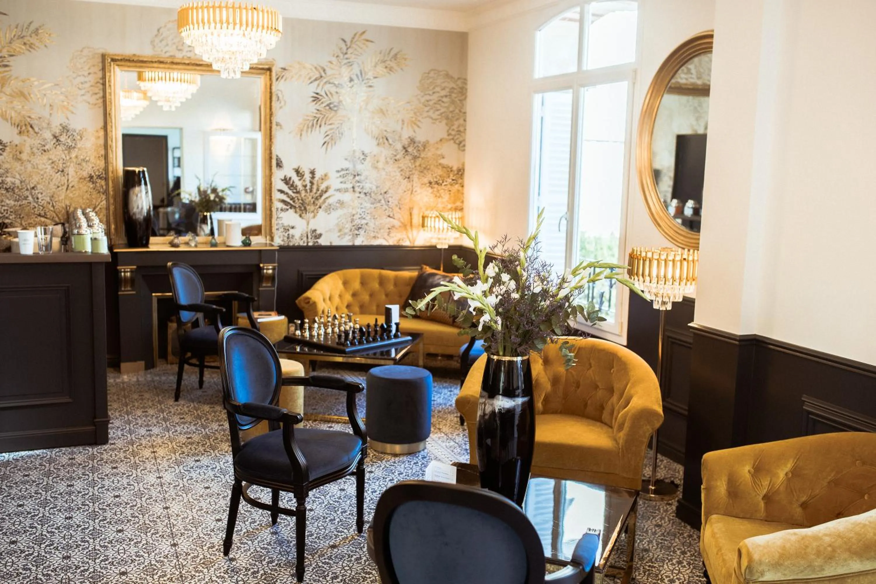 Lounge or bar in Villa Victoria Hôtel et Spa