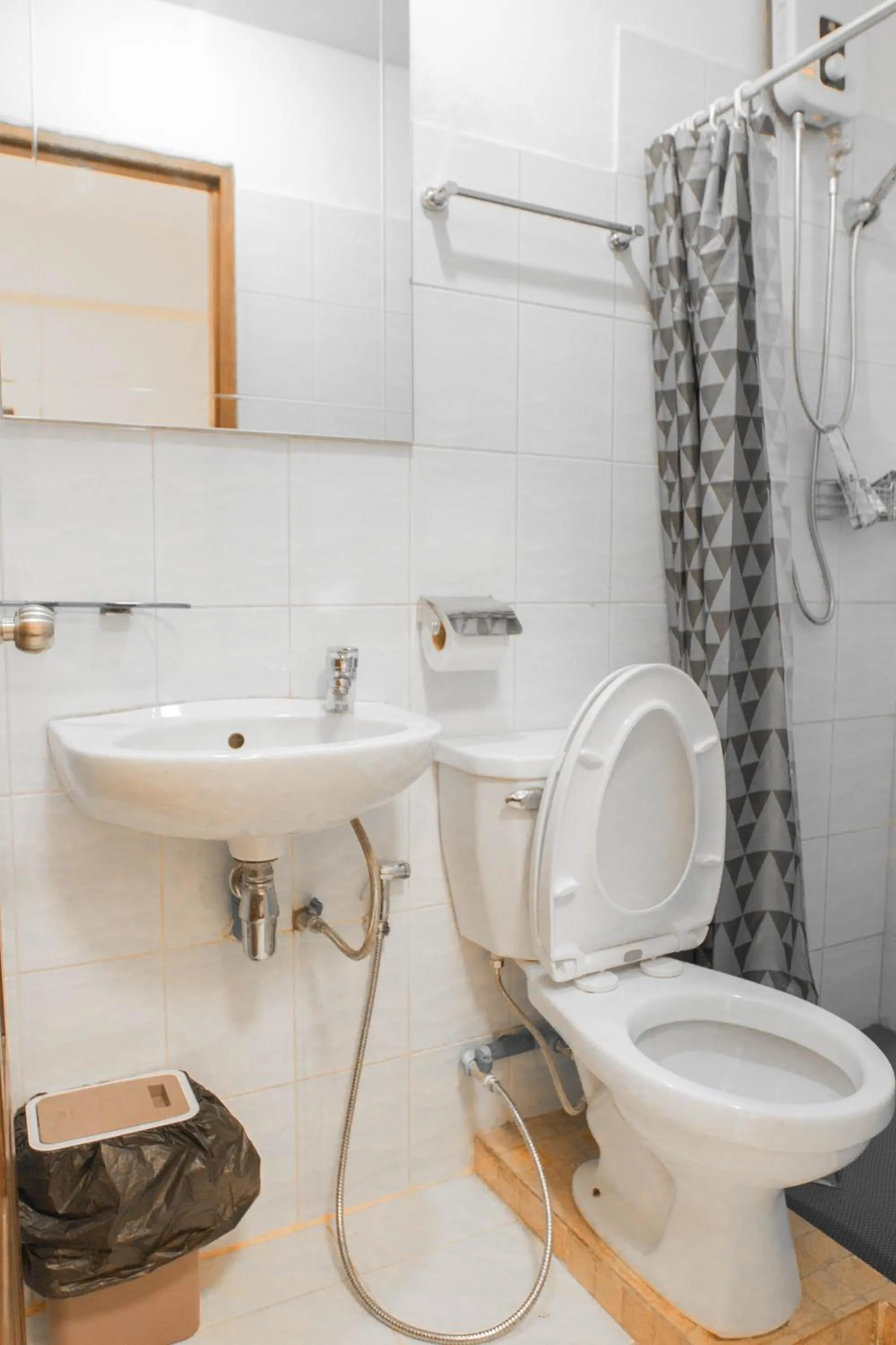 Bathroom in Maiiam Guesthouse Patong