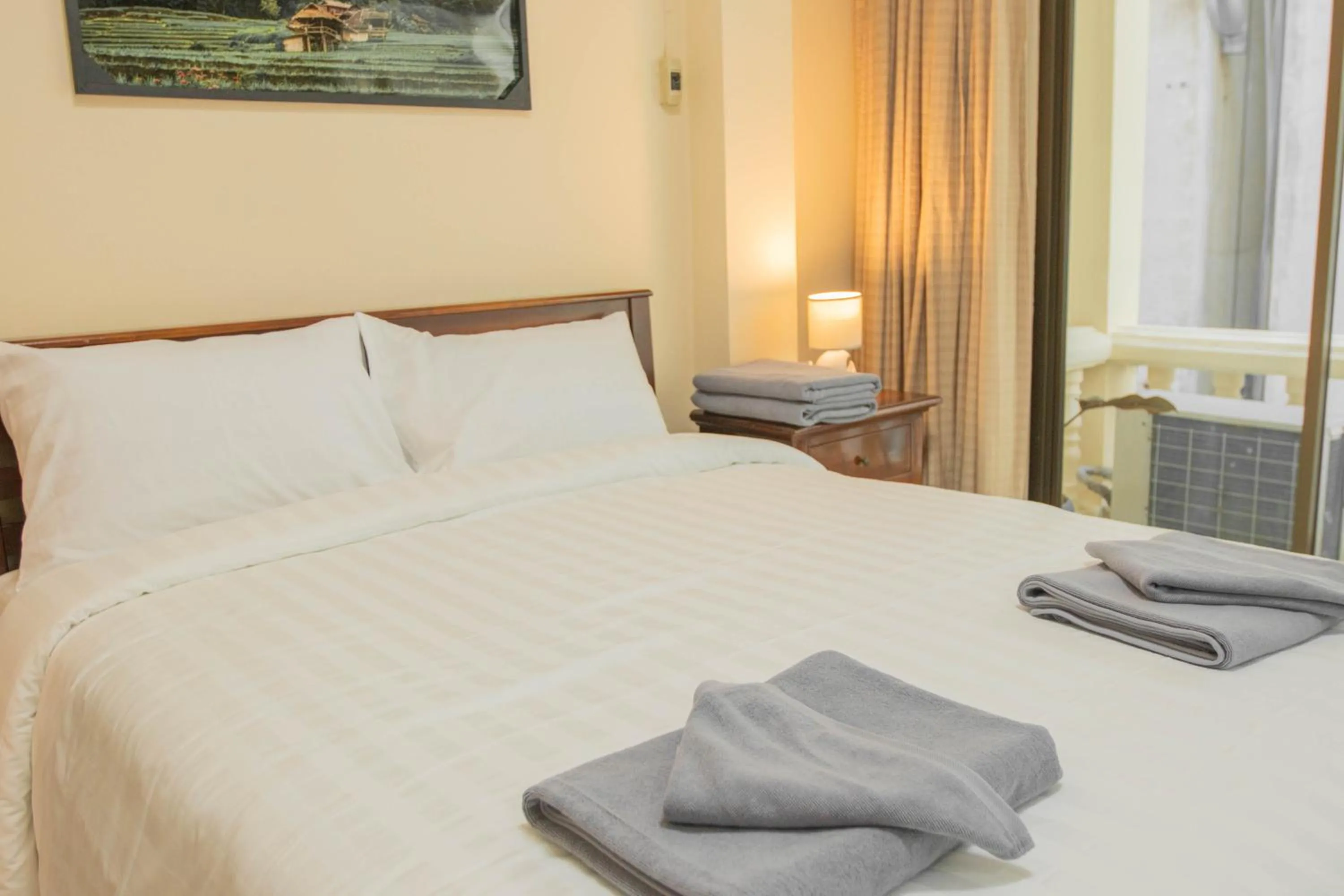 Photo of the whole room, Bed in Maiiam Guesthouse Patong