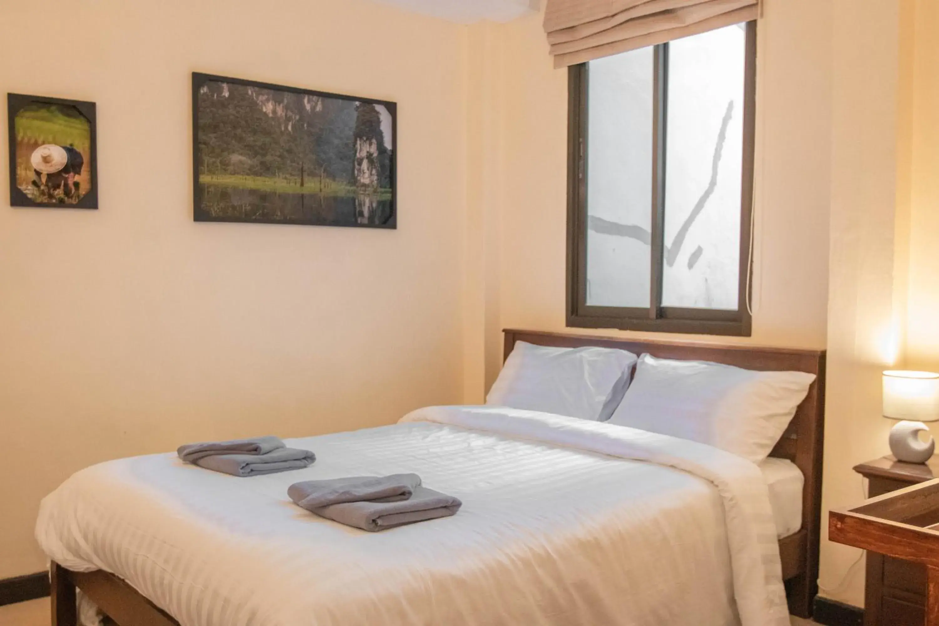 Standard Queen Room in Maiiam Guesthouse Patong Standard Queen Room in Maiiam Guesthouse Patong