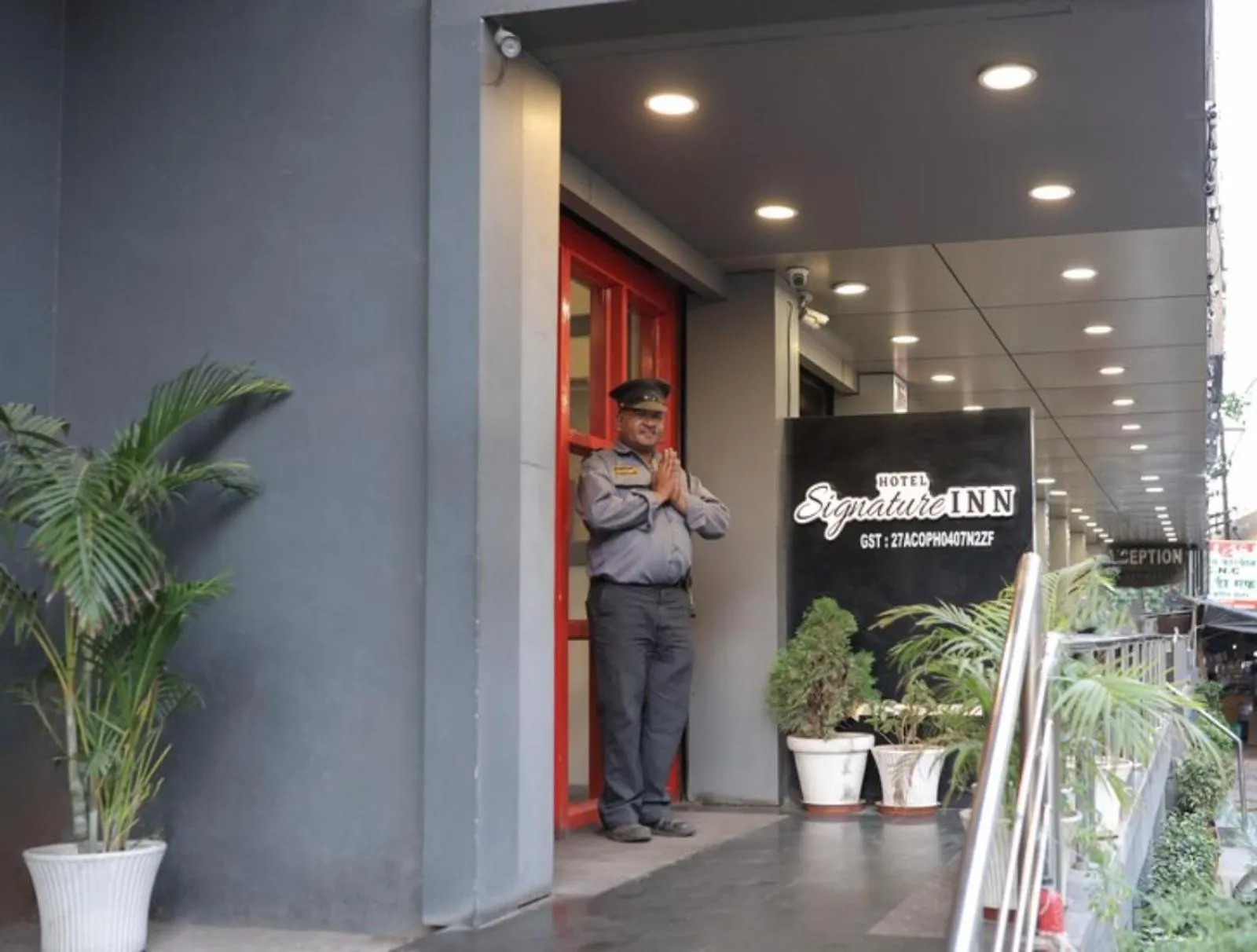 Facade/entrance in Hotel Signature, Nagpur