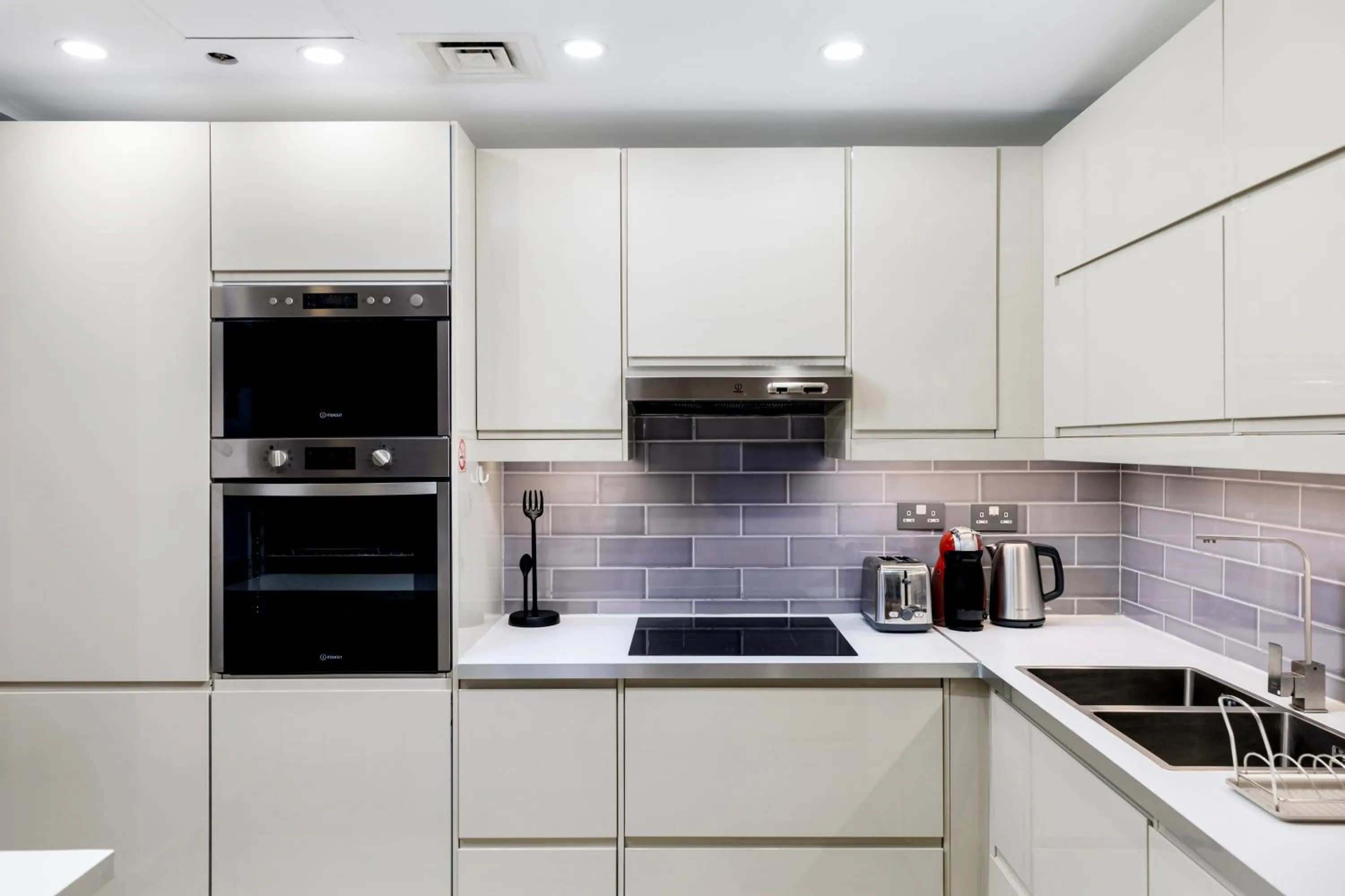 Kitchen or kitchenette in Maison Privee - Serene & Luxury Retreat in the Heart of JBR Beach