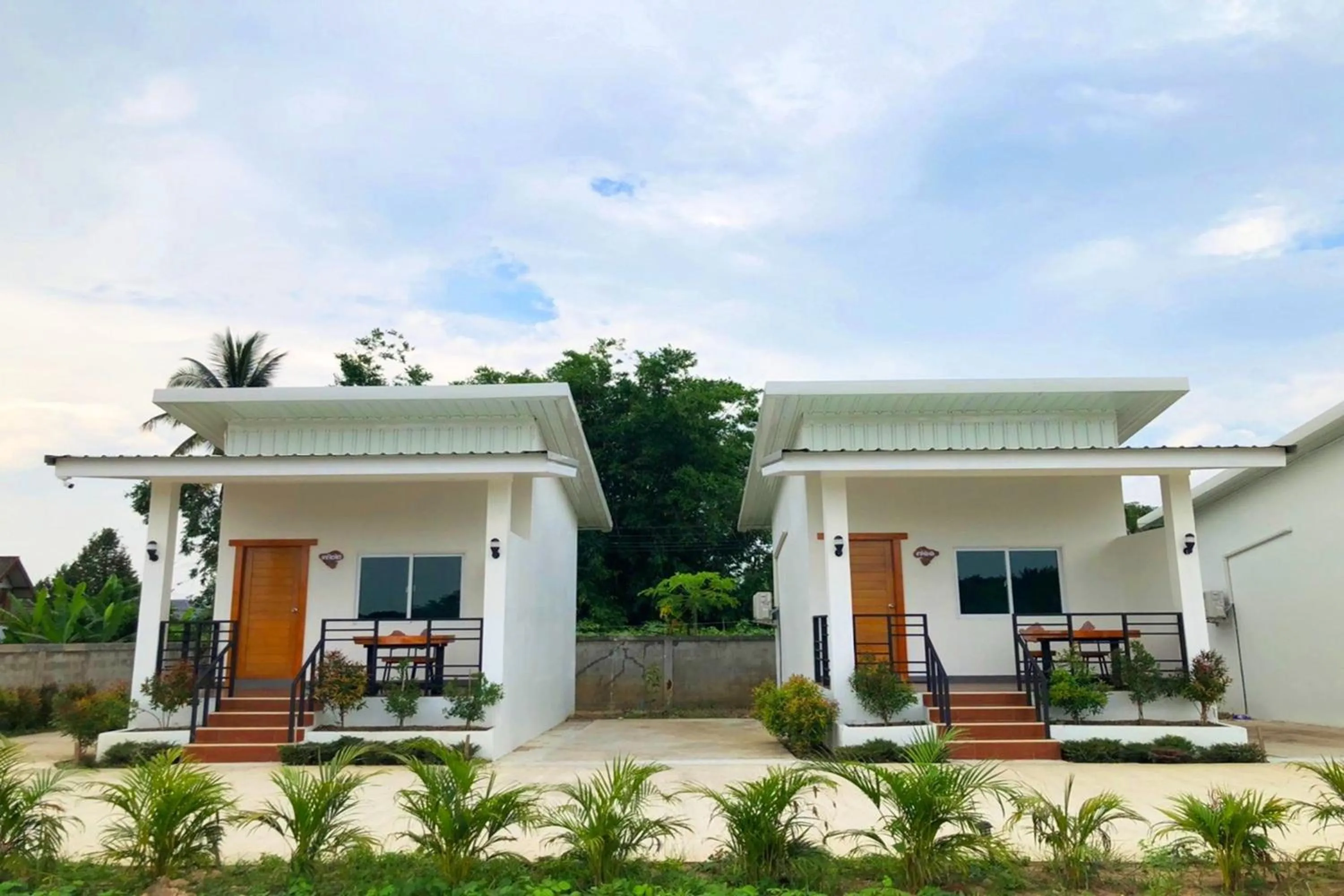 Property building in The White House P&N Hotel Chiang Rai