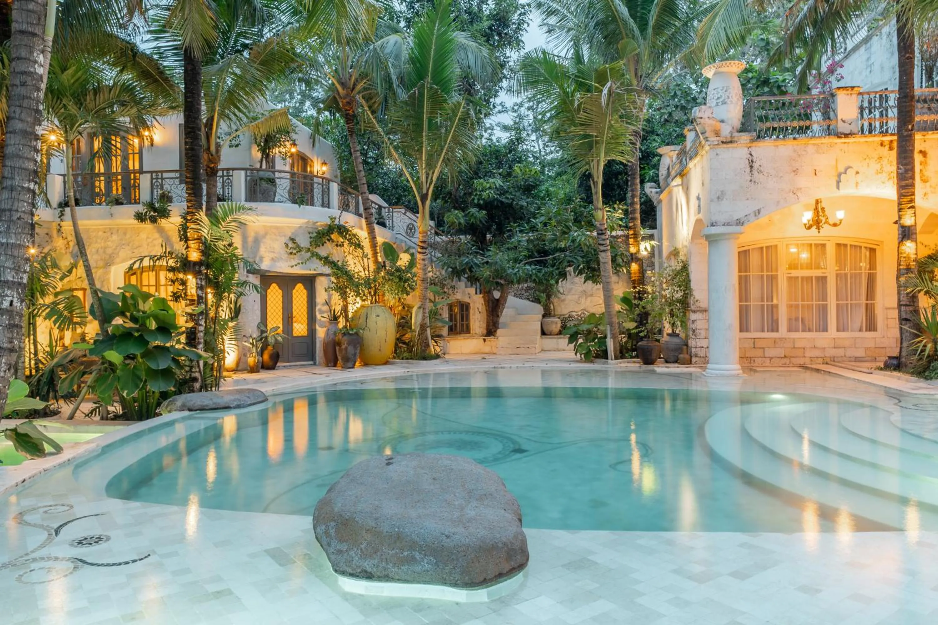 Pool view in La Santa Rosa