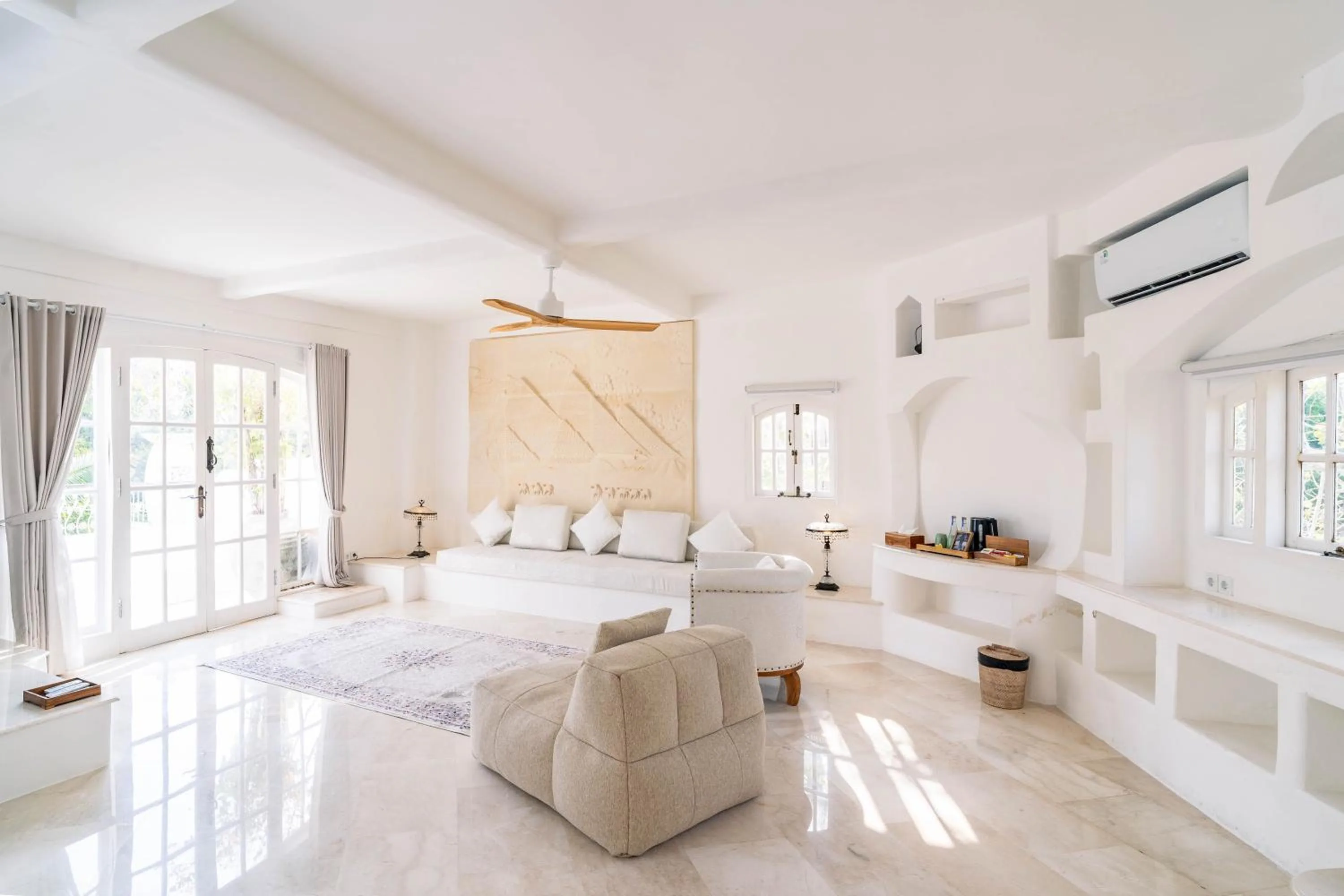 TV and multimedia in La Santa Rosa