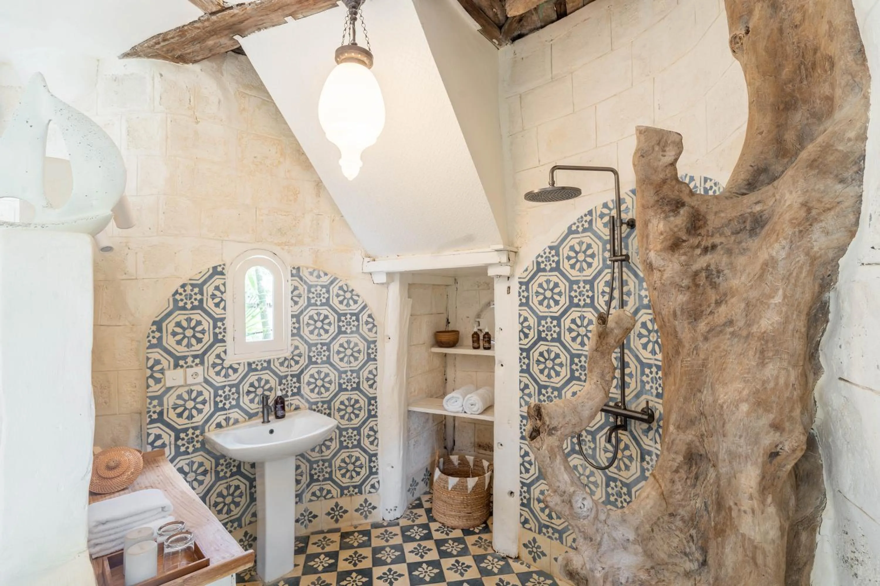 Shower in La Santa Rosa