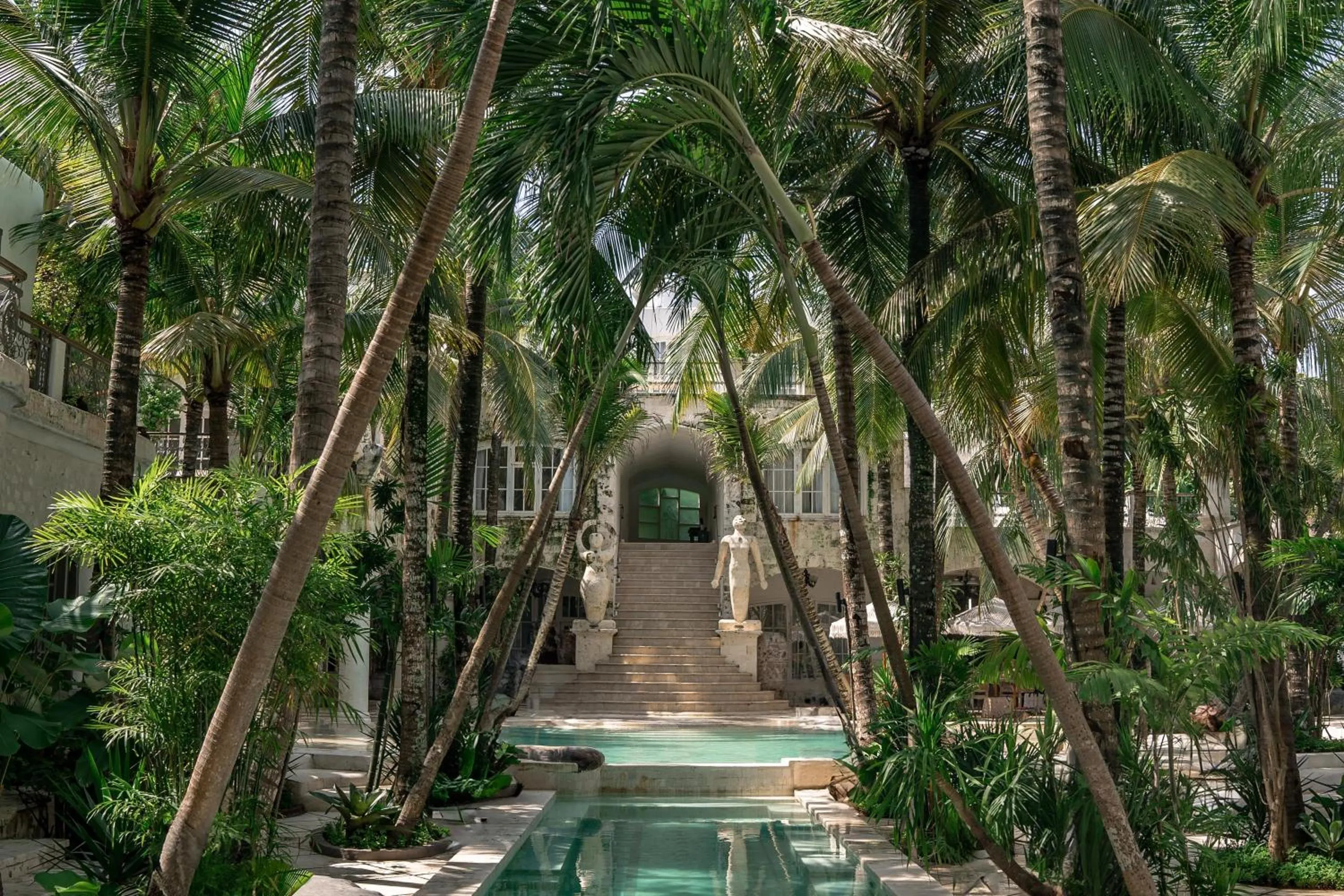 Property building in La Santa Rosa