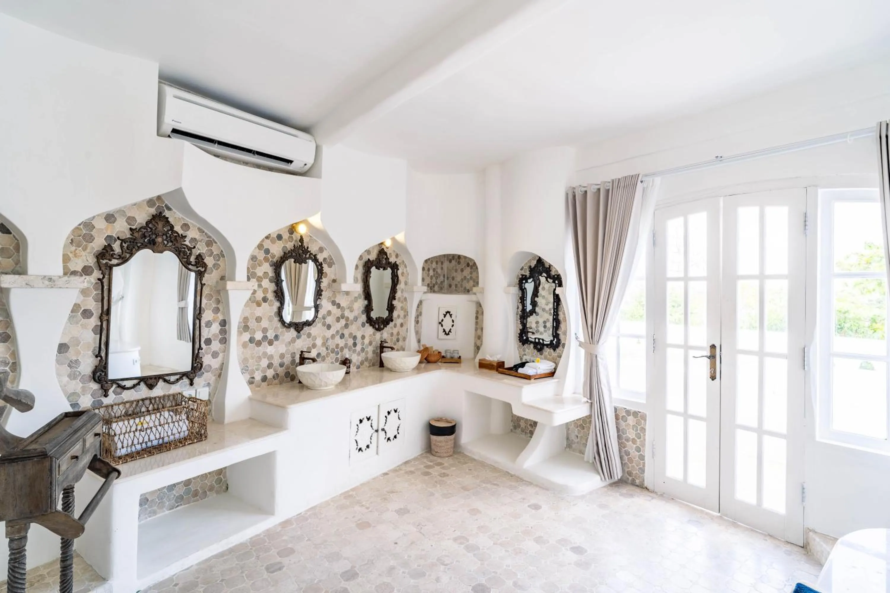 air conditioner in La Santa Rosa