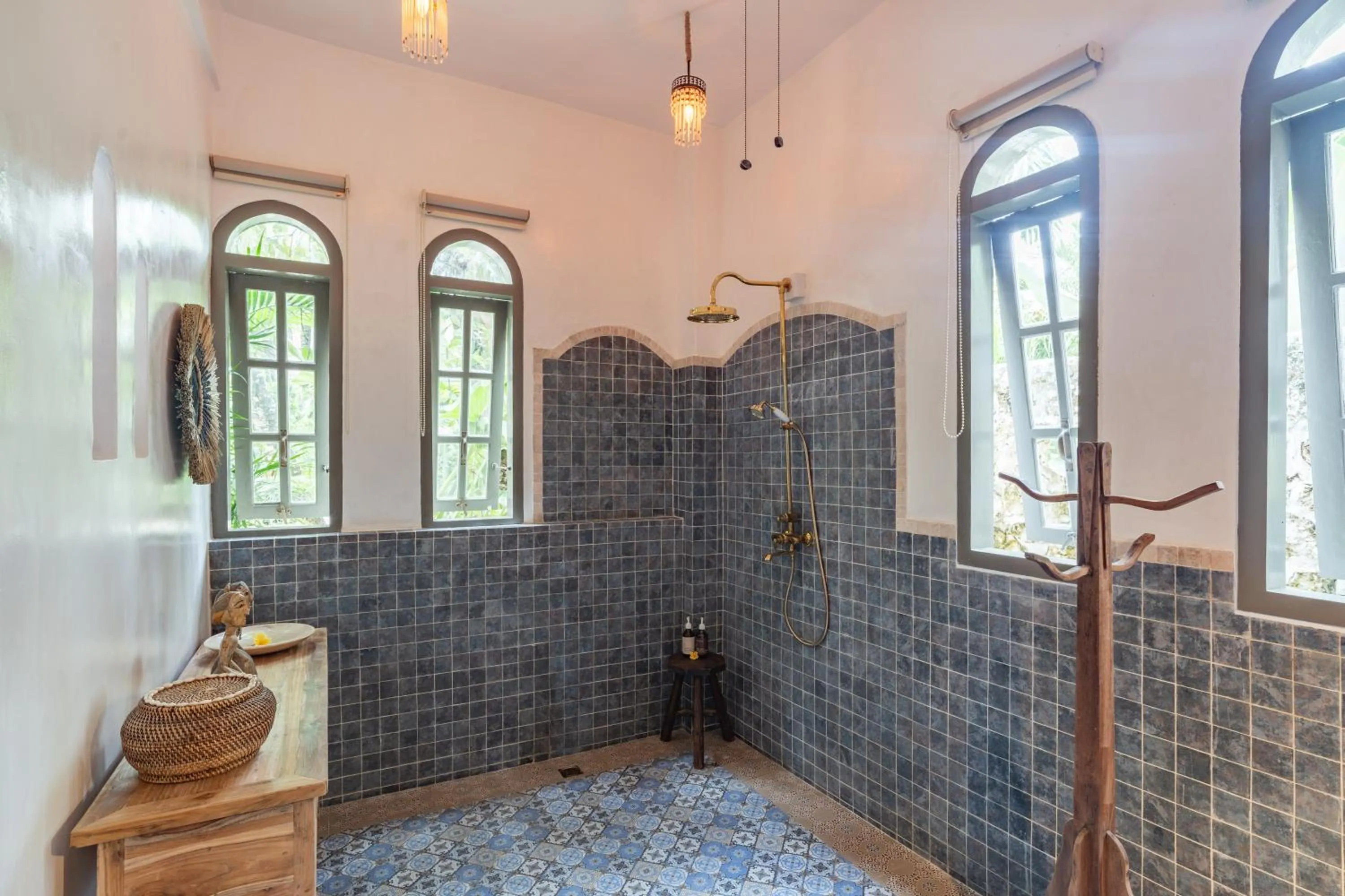 Shower in La Santa Rosa