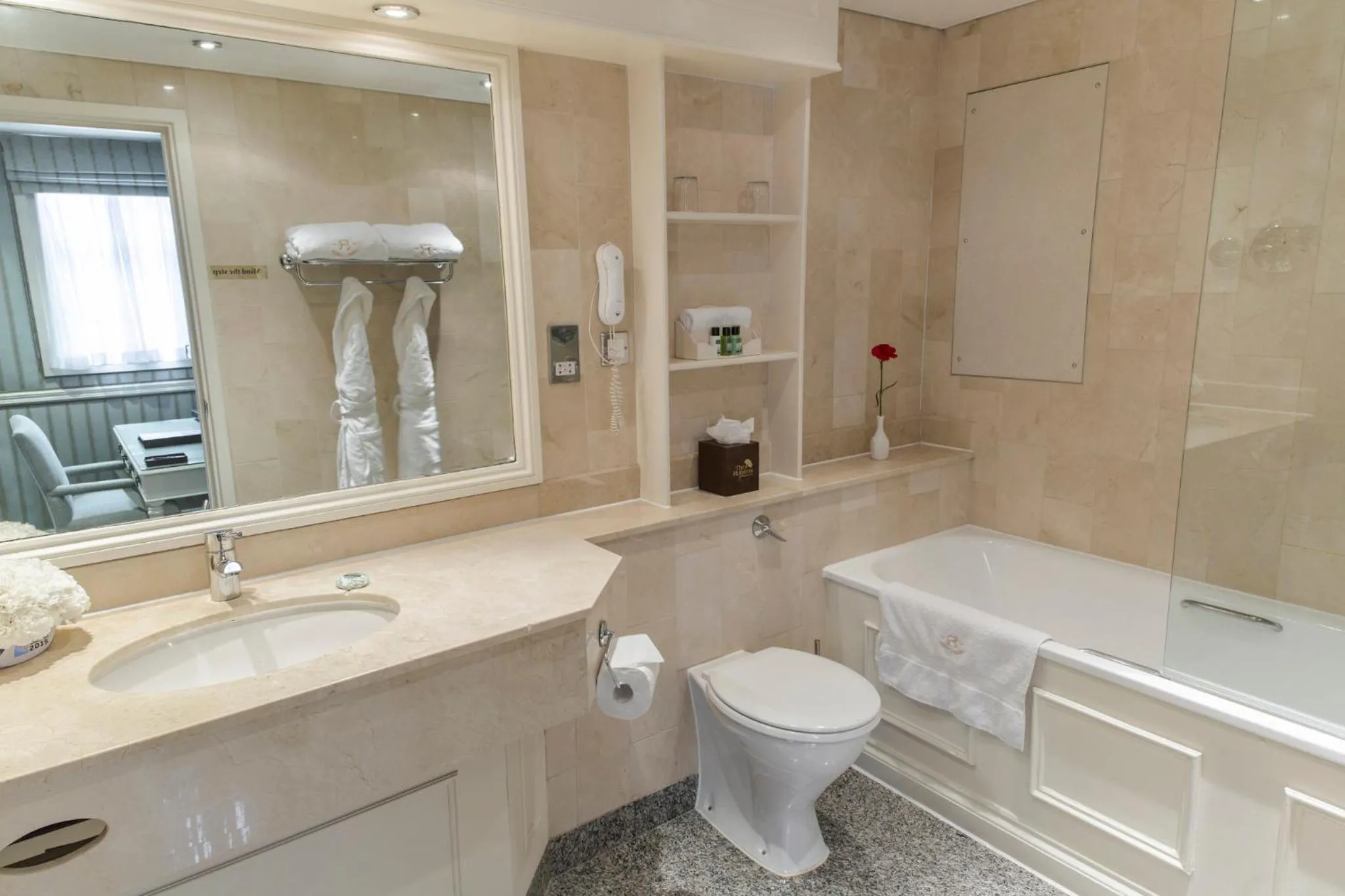 Photo of the whole room in Rubens At The Palace