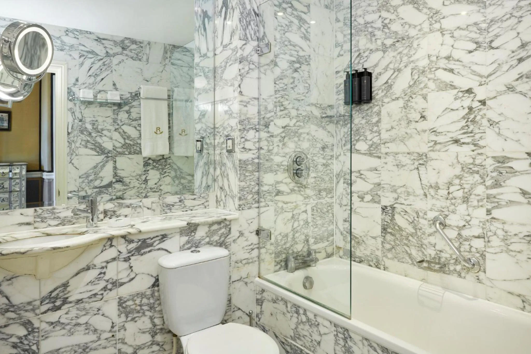 Bathroom in Rubens At The Palace